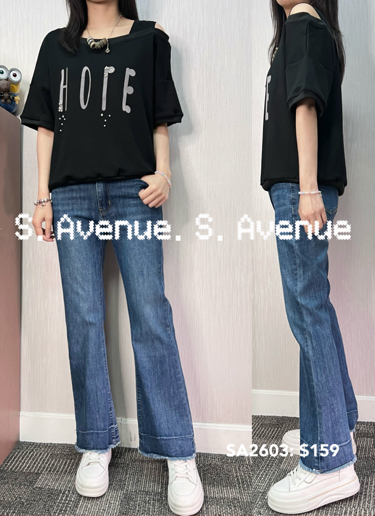 SA2603: 短袖側露膊英文字tee