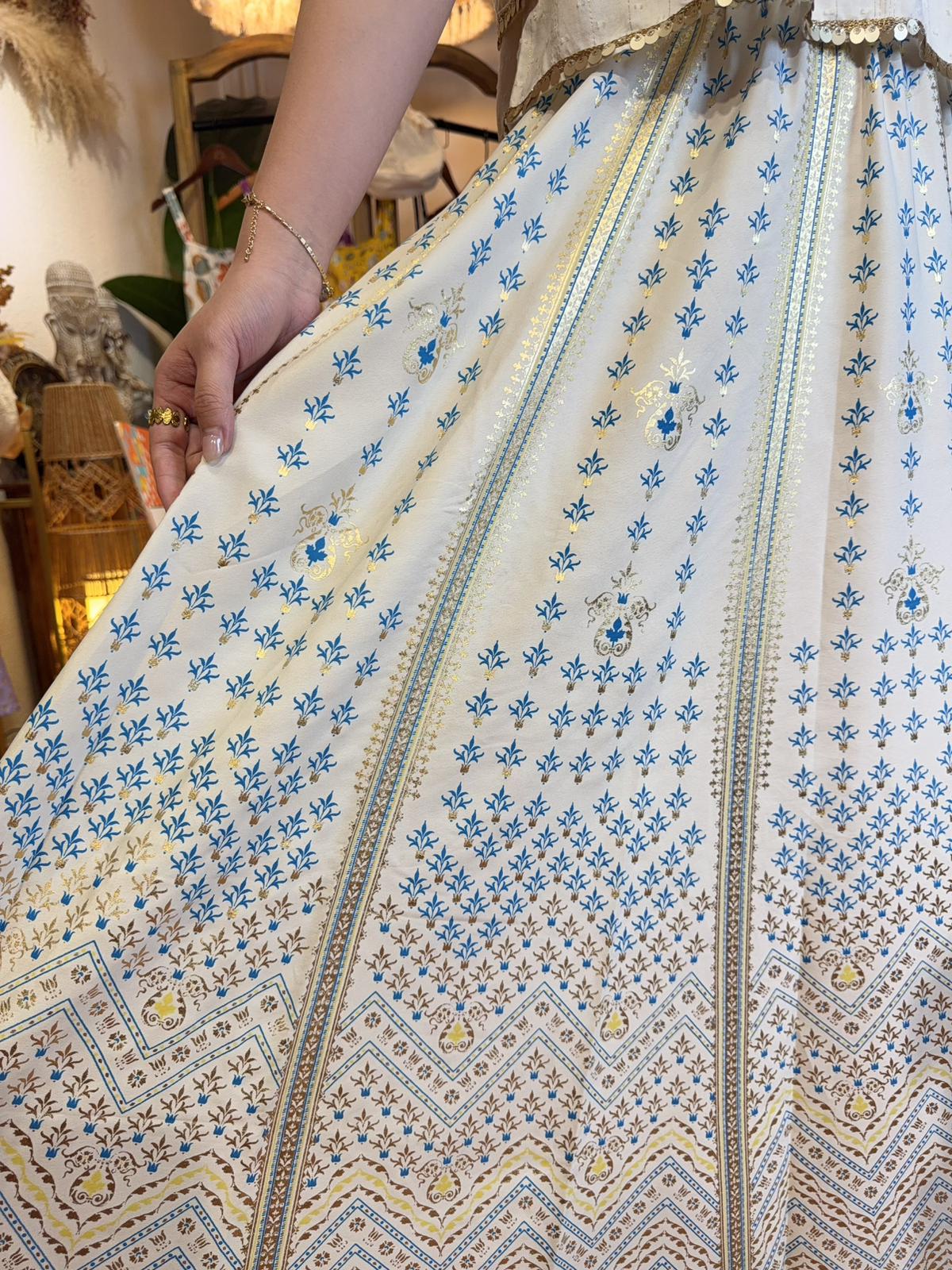 2171 Creamy White Mermaid Skirt 37"