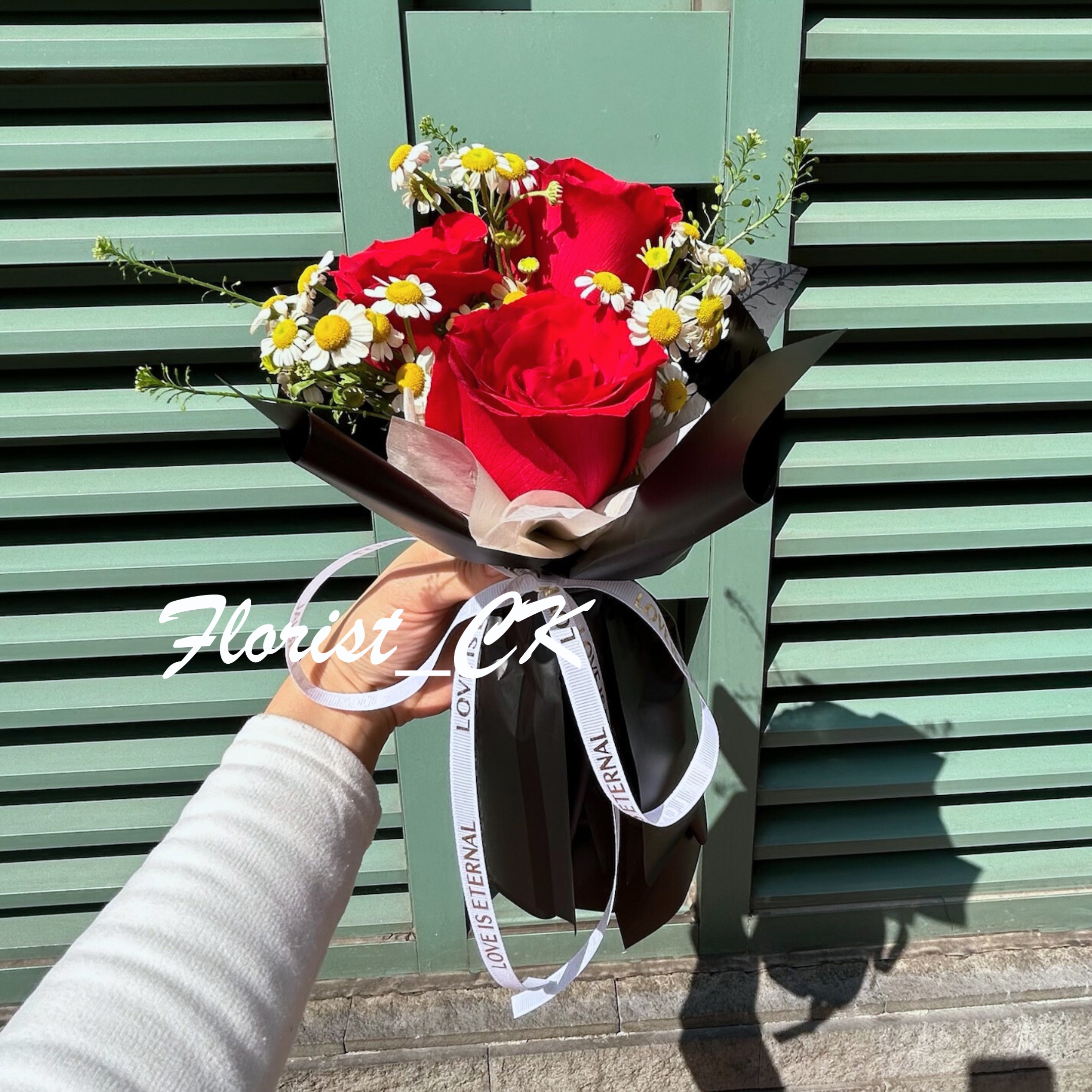 Petite Rosé Elegance｜玫瑰鮮花迷你花束  (預訂款)