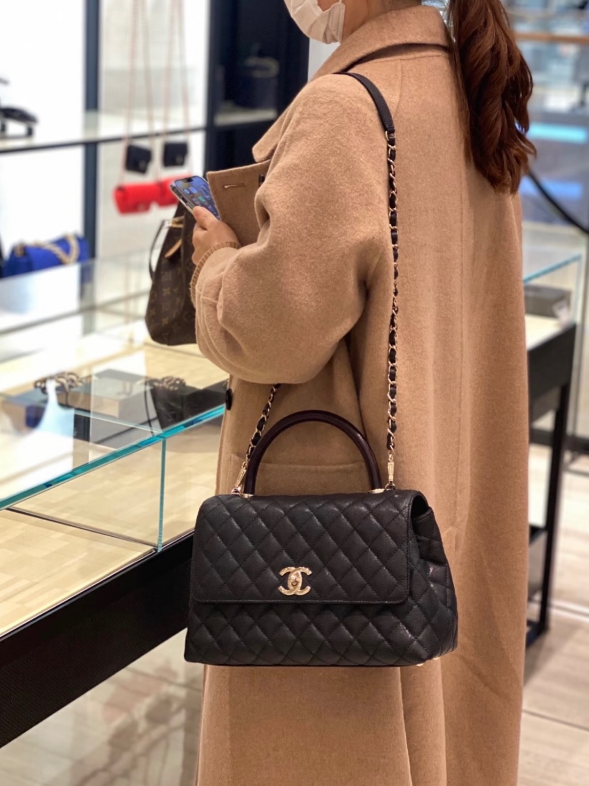 Chanel👜 PRE OWNED 🛍️❤️Coco Handle 紅蜥蜴手柄  黑金荔枝皮🖤24開