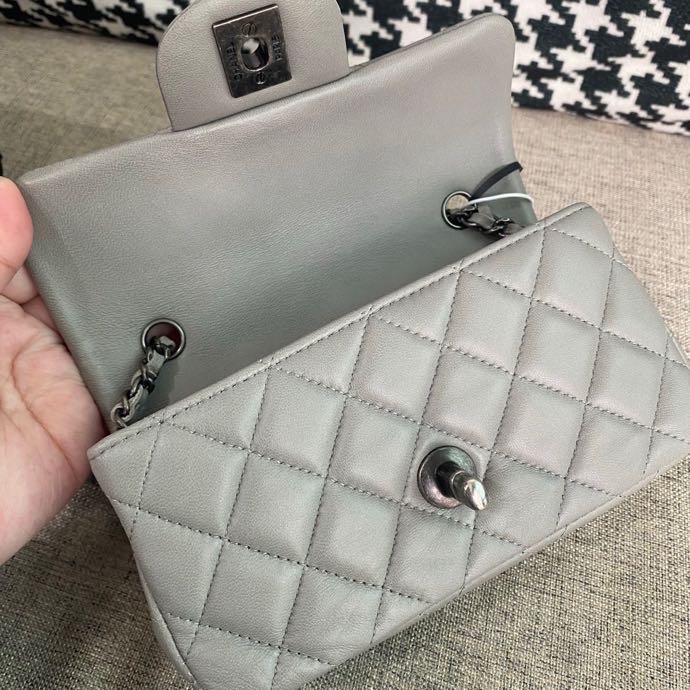 【預訂貨品】CHANE灰色銀扣CF 👜20開