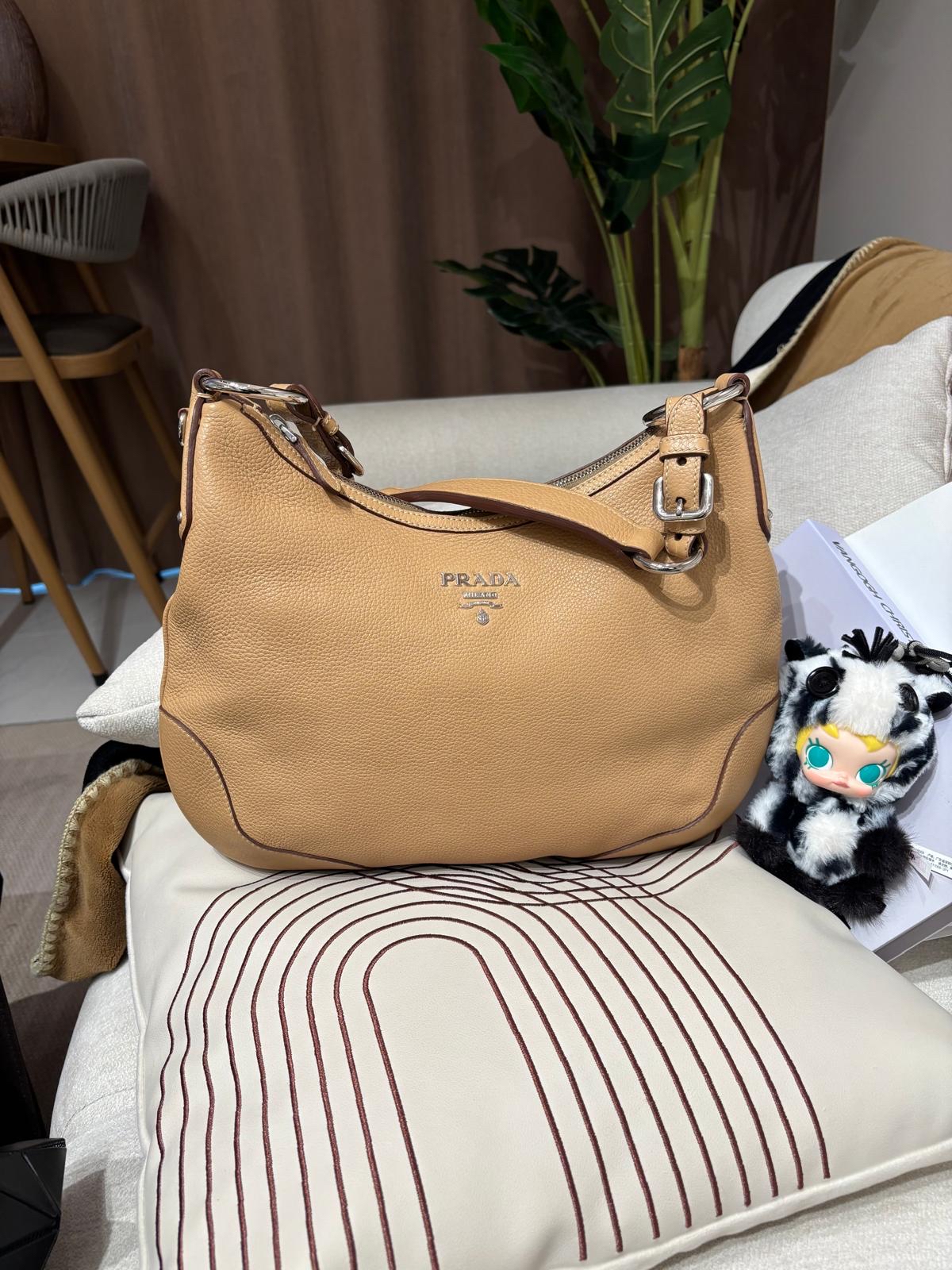 Prada hobo calfskin 100%Authentic,98%new 