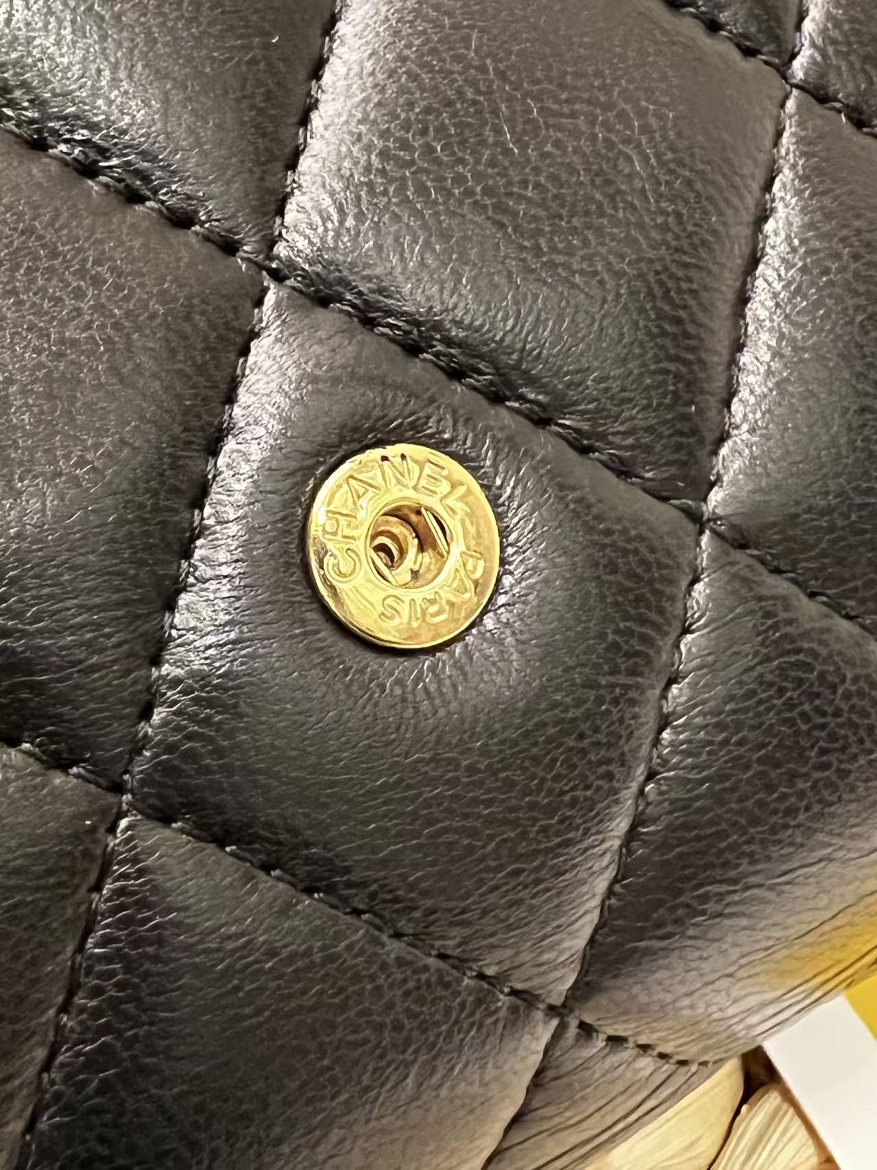 Chanel Classic Small Flap Wallet (Lambskin)