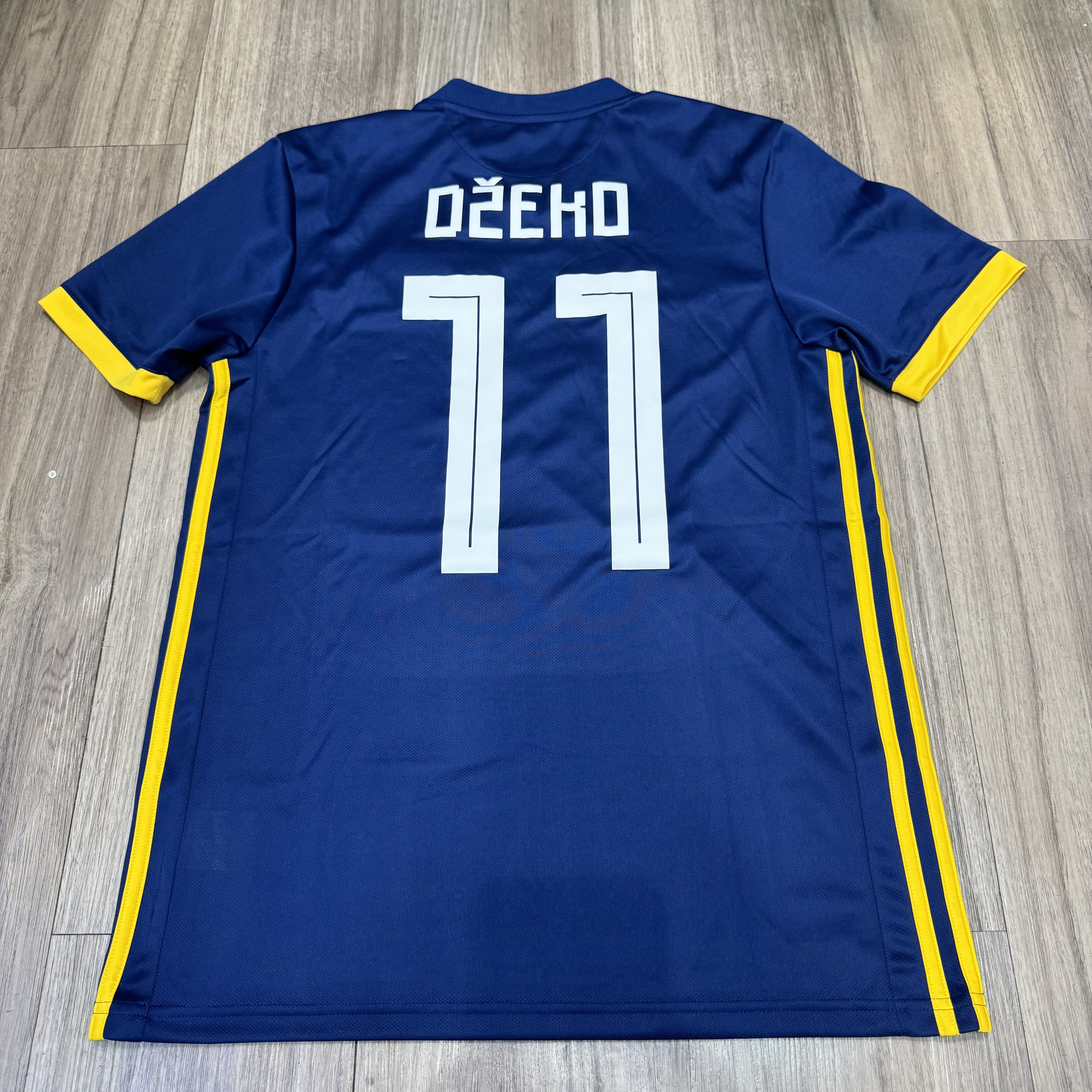 Bosnia And Herzegovina 17/18 home shirt  #11 Dzeko