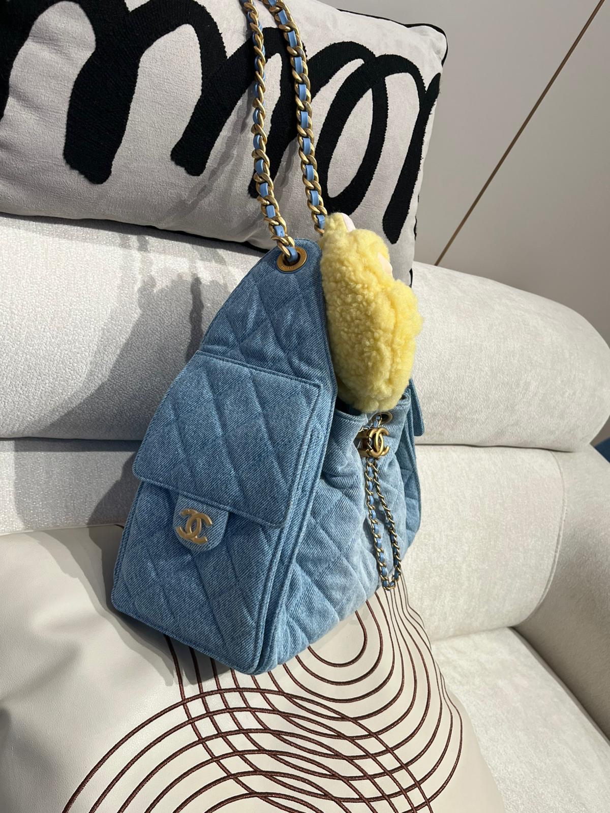 Chanel 25 Small 洗水牛仔金扣Hobo Bag 100%Authentic, 98%New ✅晶片✅Dust bag✅Box 