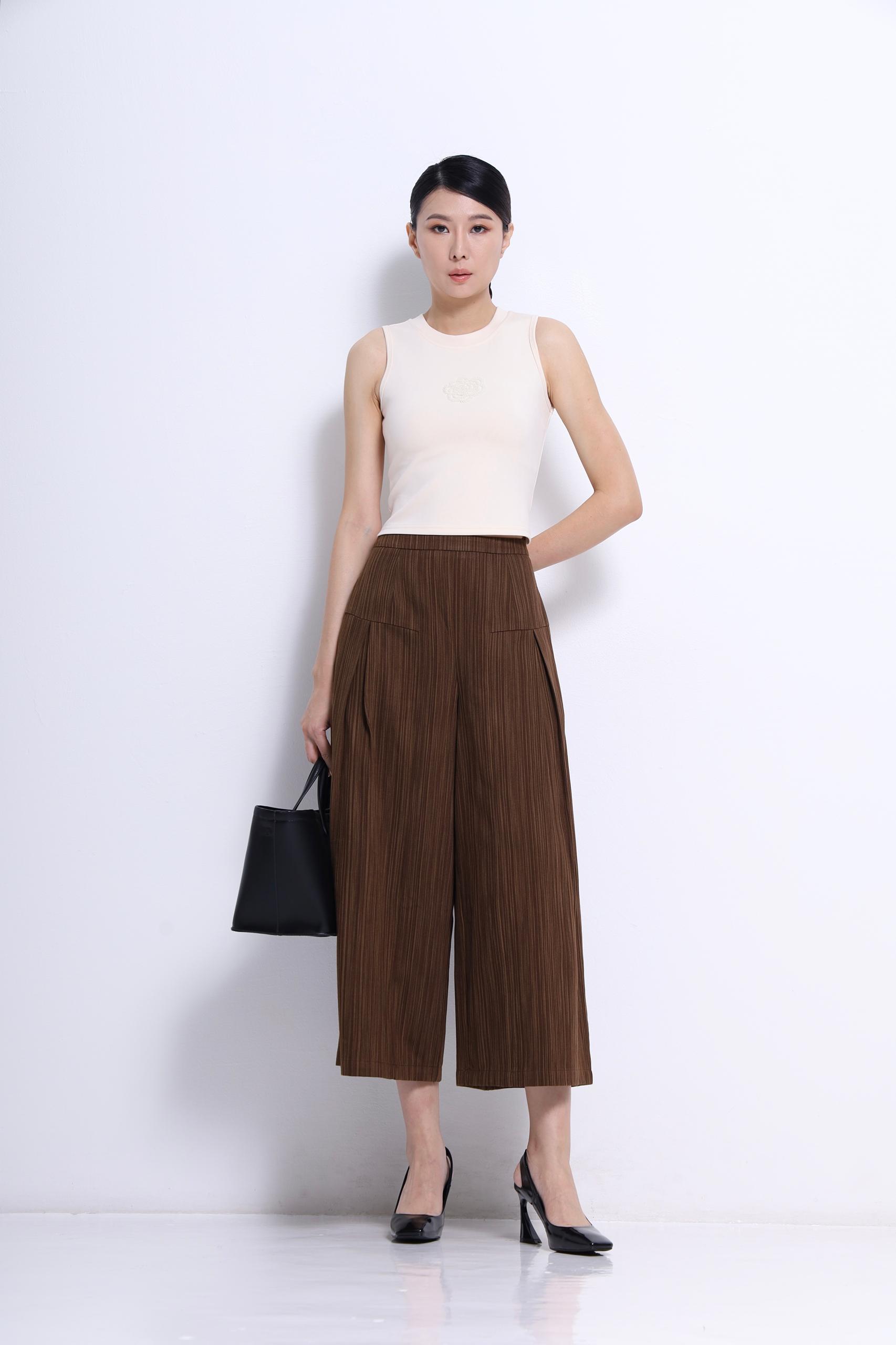 CB2699 Rosette Muse Crop Top