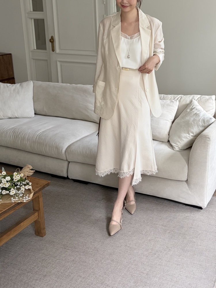 The Fine Silky Blazer (Ivory)