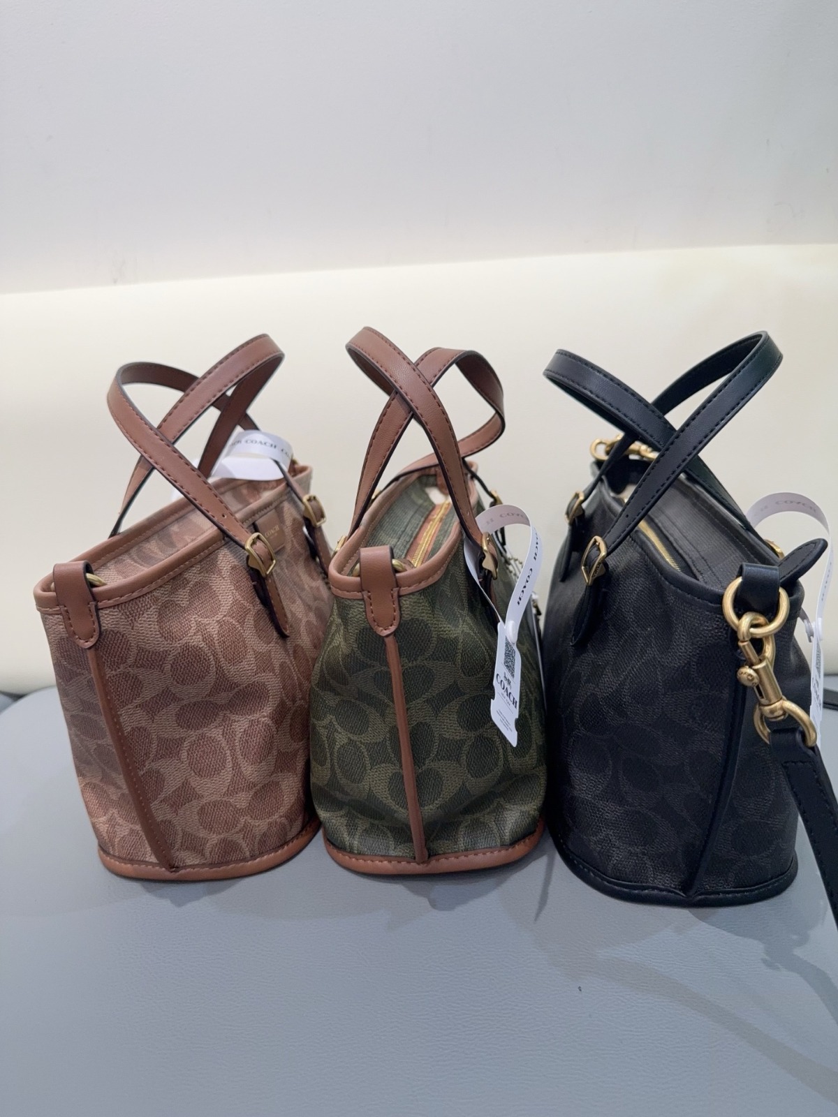 0215 COACH Taxi 小號牛皮tote bag 3月中