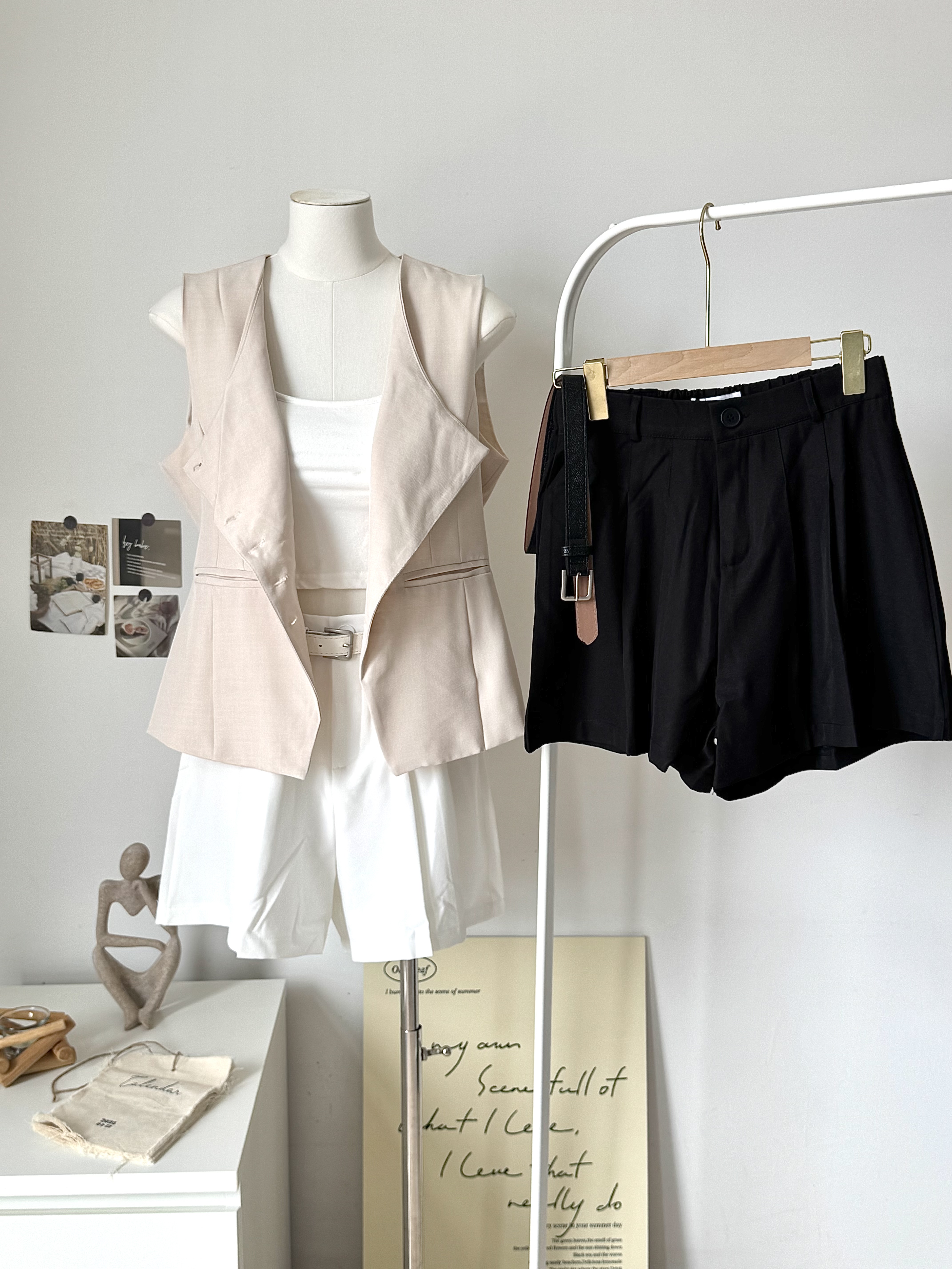 Clara Chic Pleated A-line Shorts 气质压褶高腰A字西装短裤-附送腰带 （ 2 Colours ）