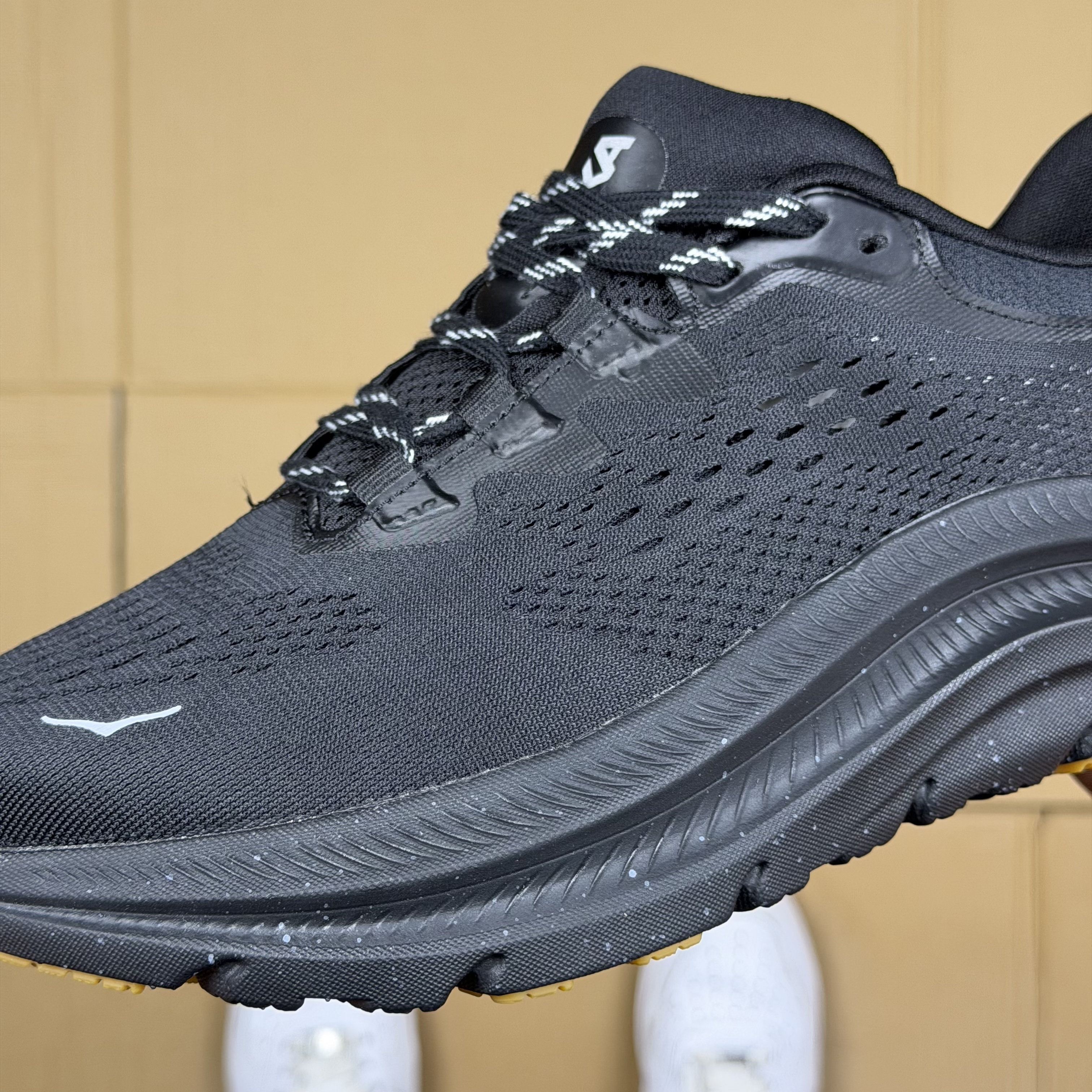 Hoka One One Kawaha 2