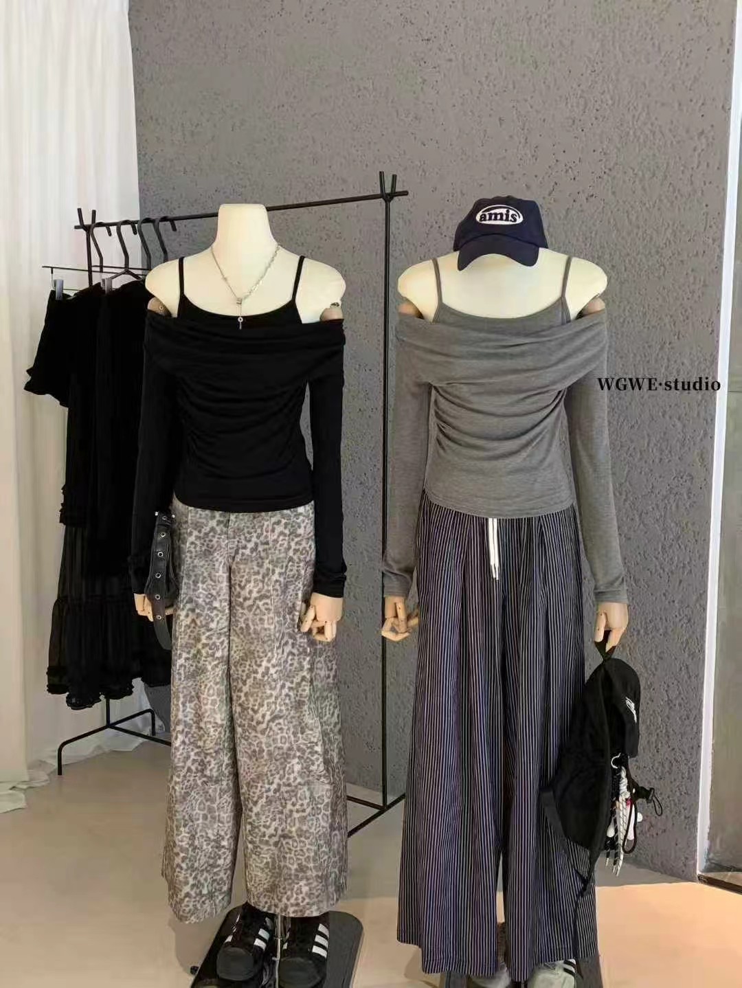 1715 RUCHED OFF-SHOULDER TOP 褶皱一字肩上衣