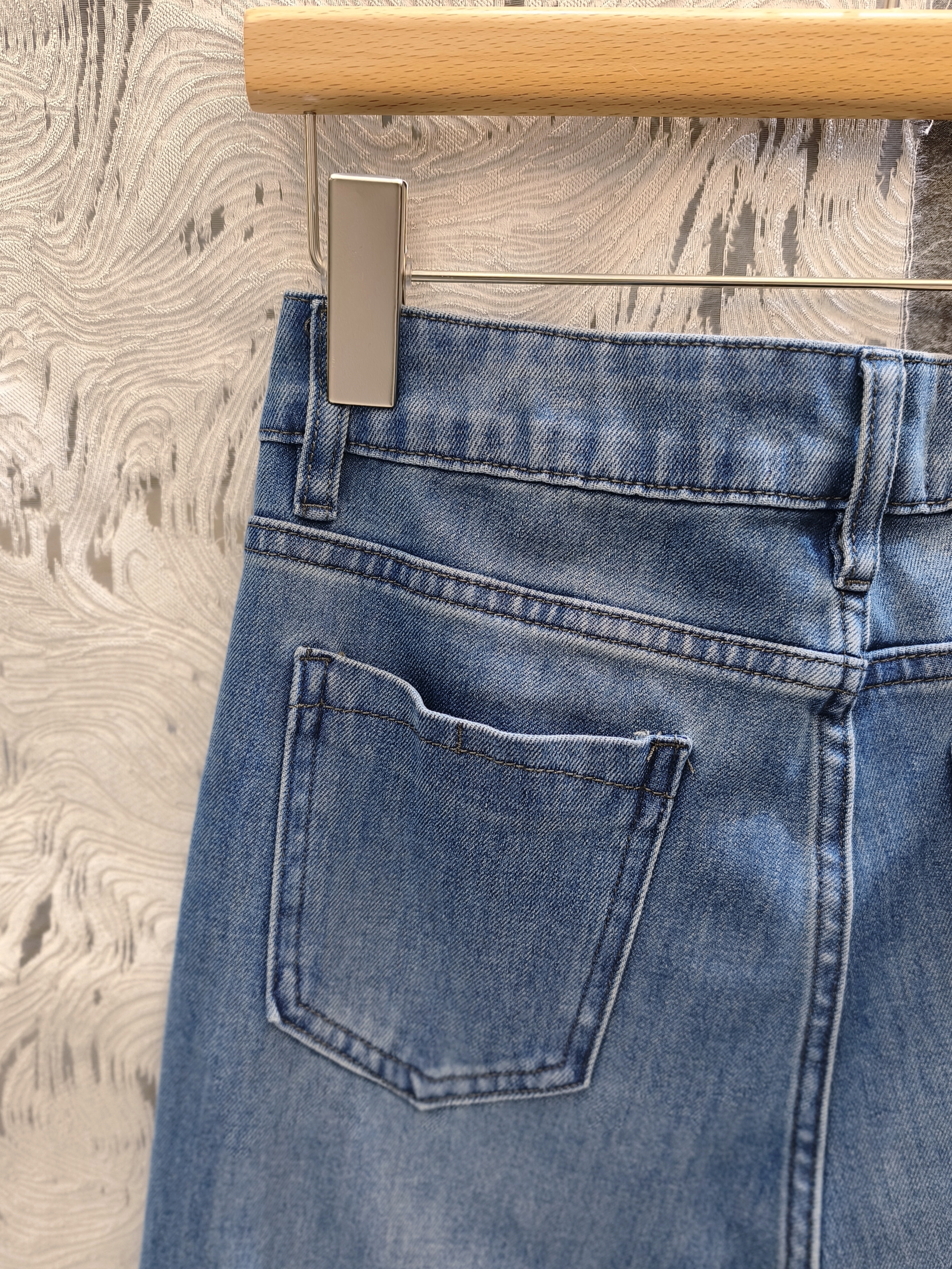 9分窄腳簿牛仔褲