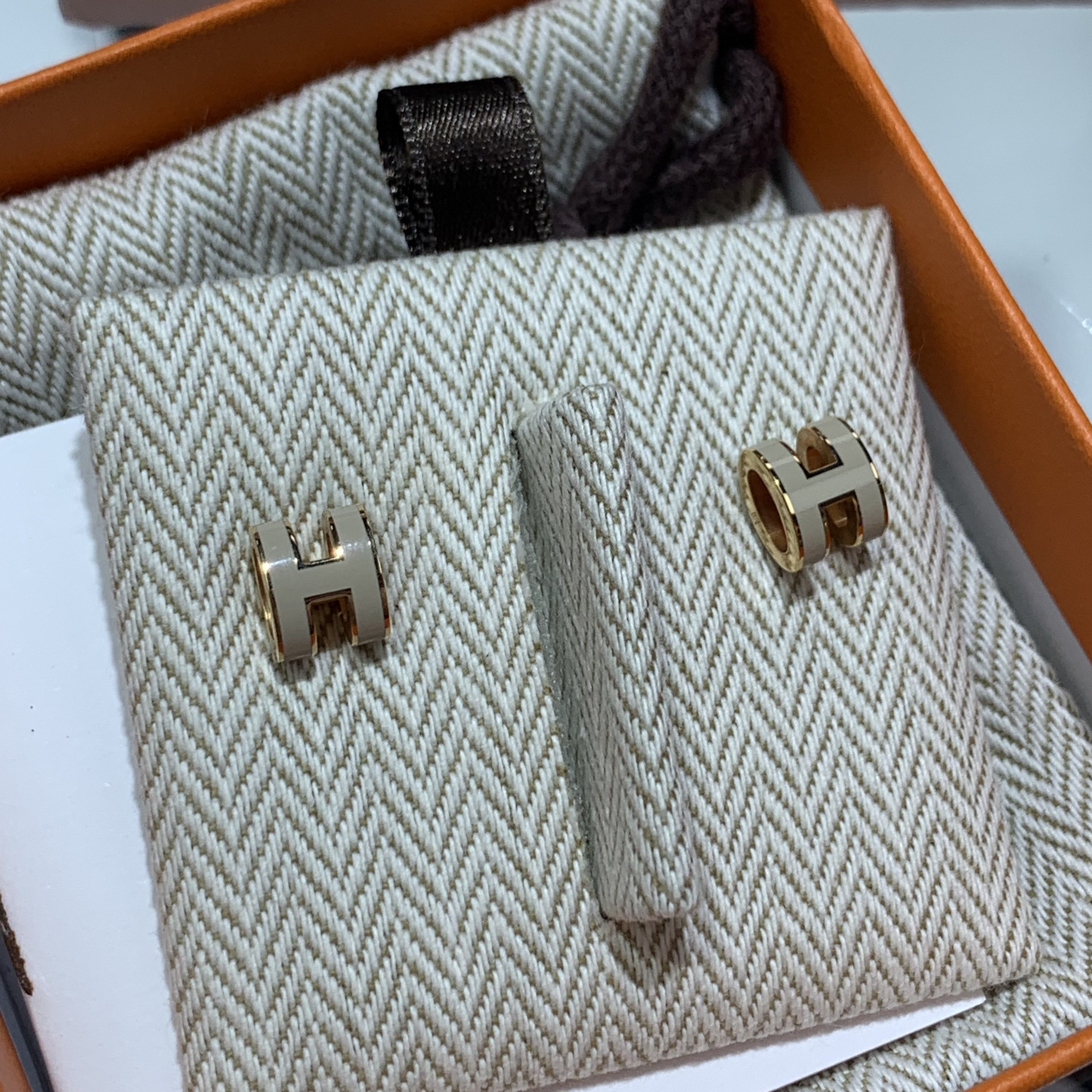 Hermes POPH 耳釘