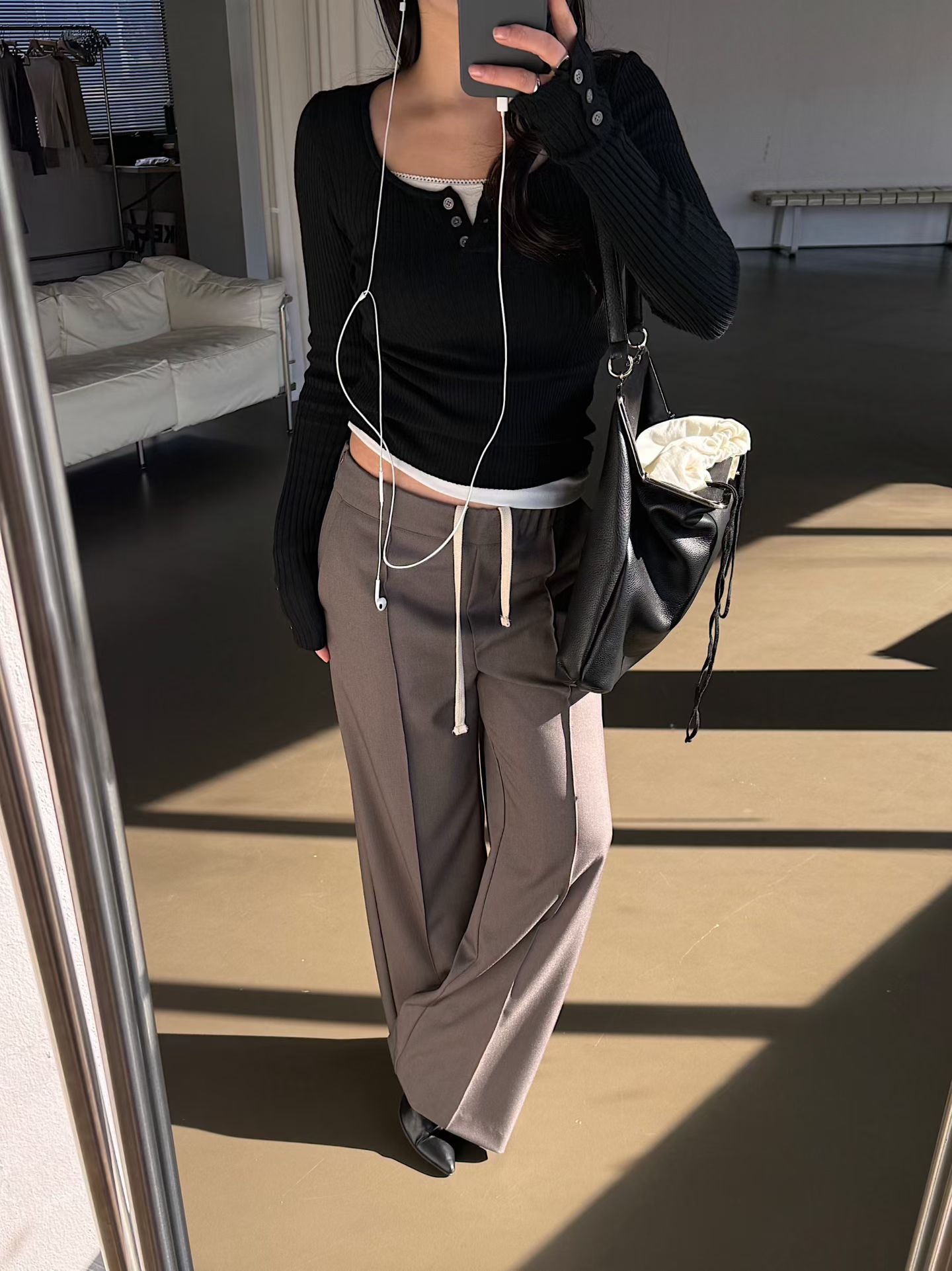 Elegant U neck knit top