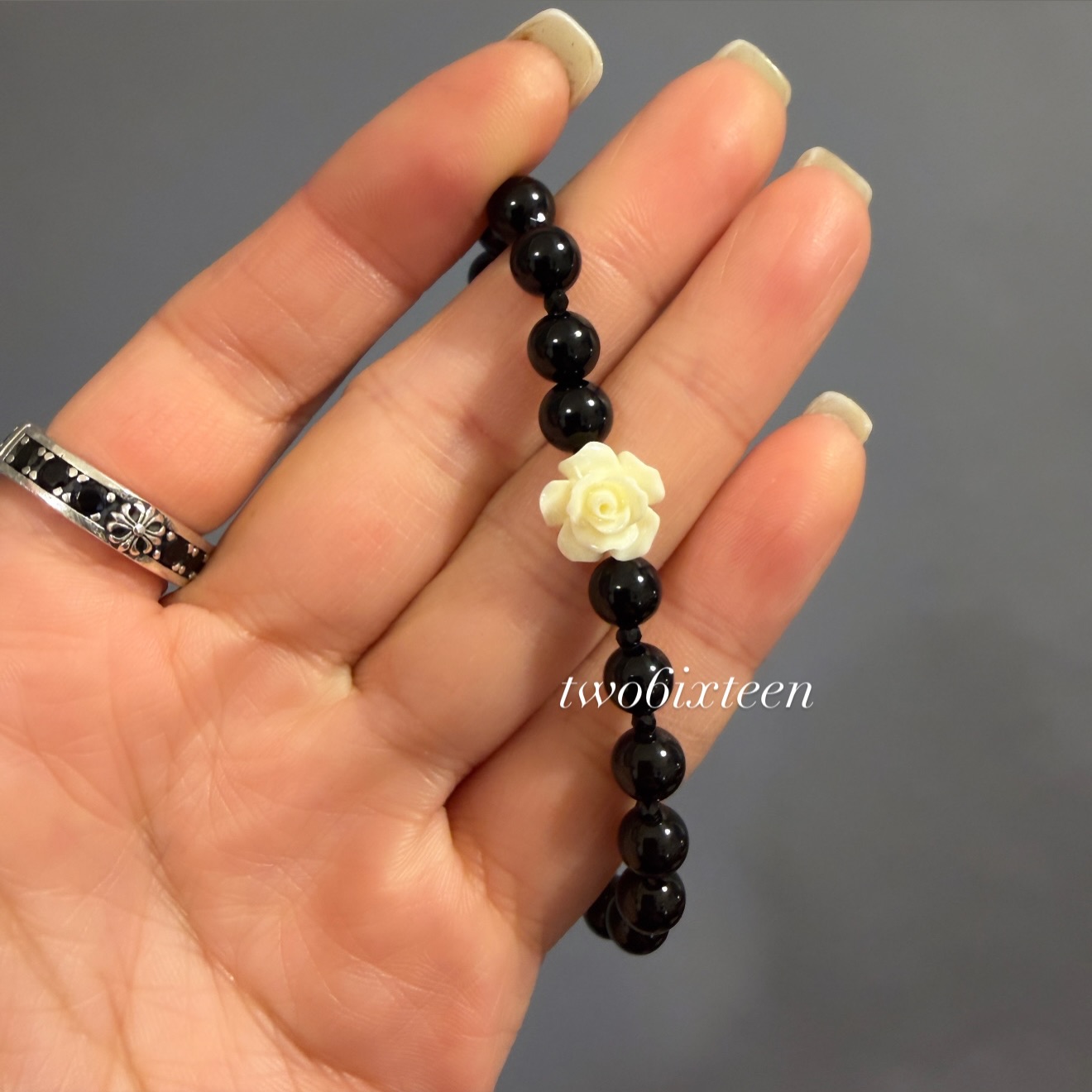 ASB004 黑瑪瑙x白松玫瑰花