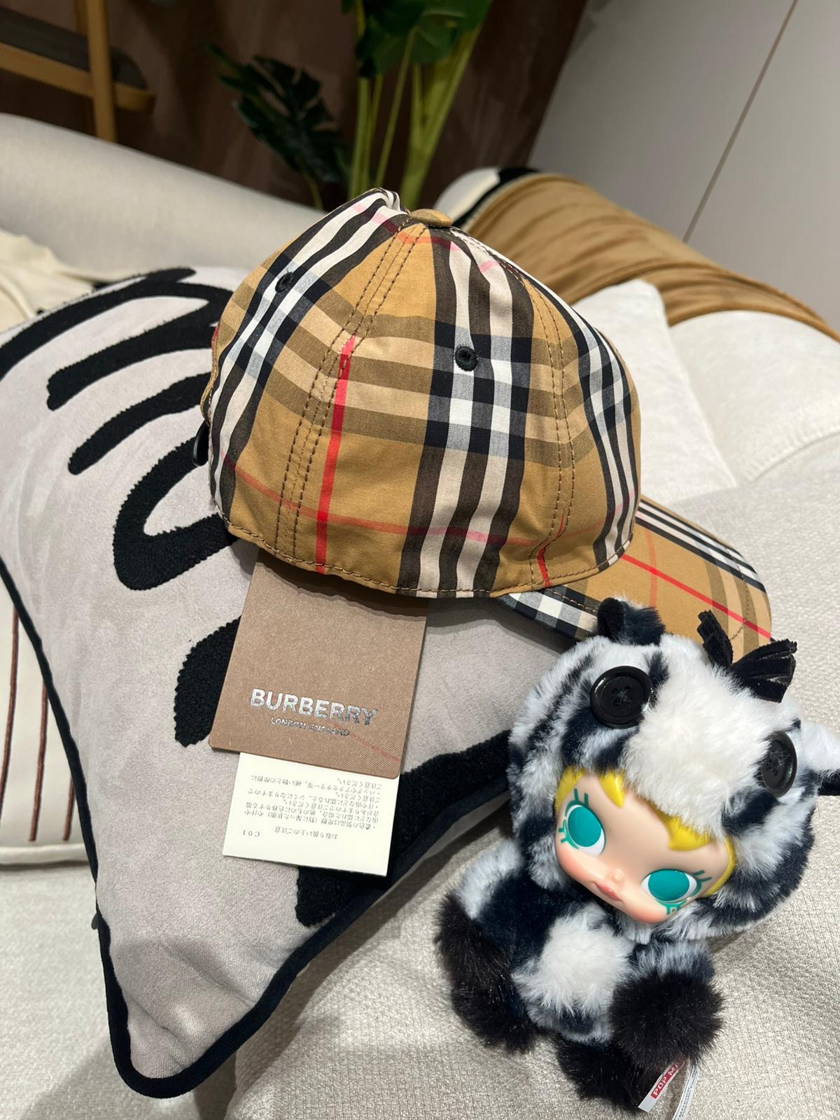 全新Burberry Cap 帽100%Authentic, 全新 