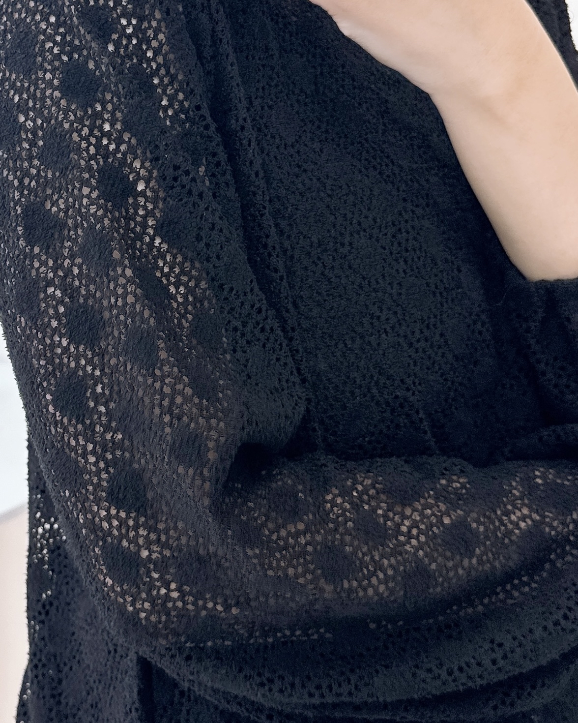 斯文通花連打底上衣 