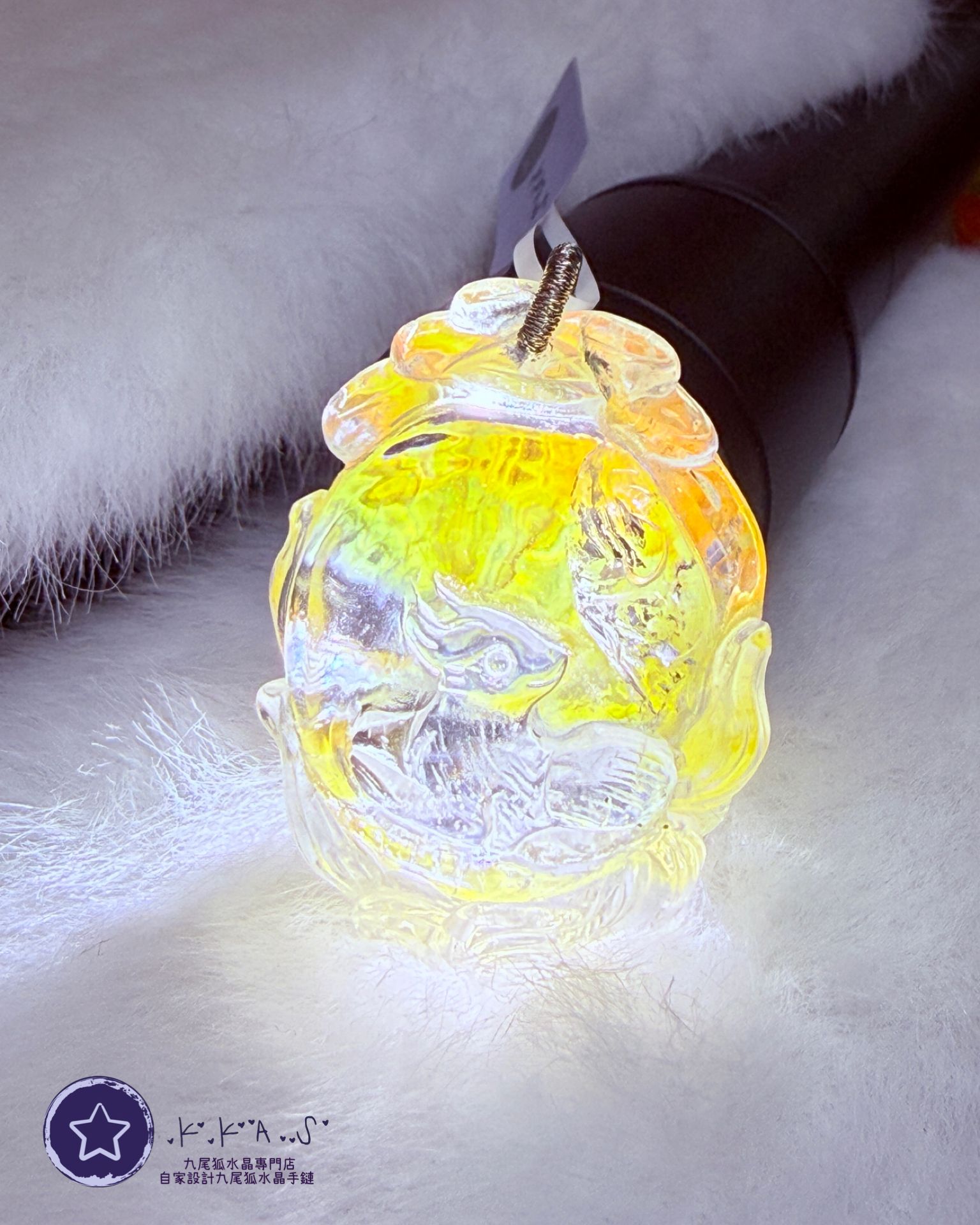 K00248 黃膠花 側面狐 - 吊墜/手牌兩用款