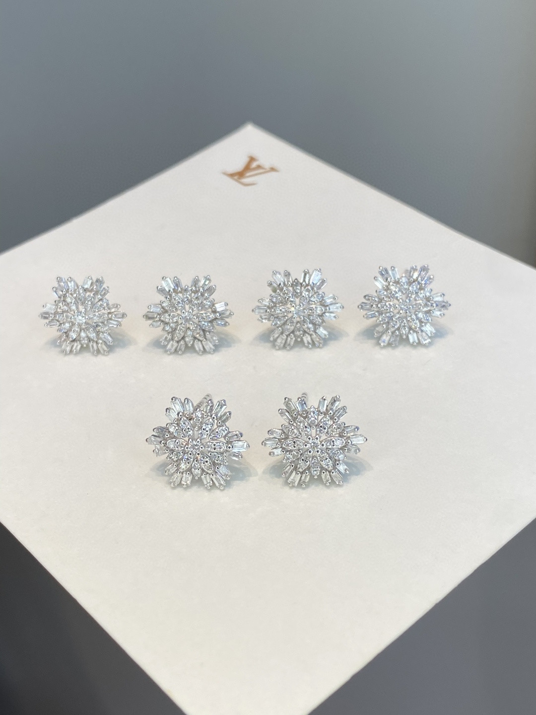 18K Diamond Earrings 