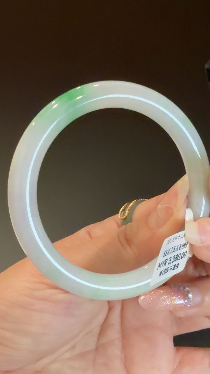 53圈口白底青翡翠手镯 53x7x8mm 圆条