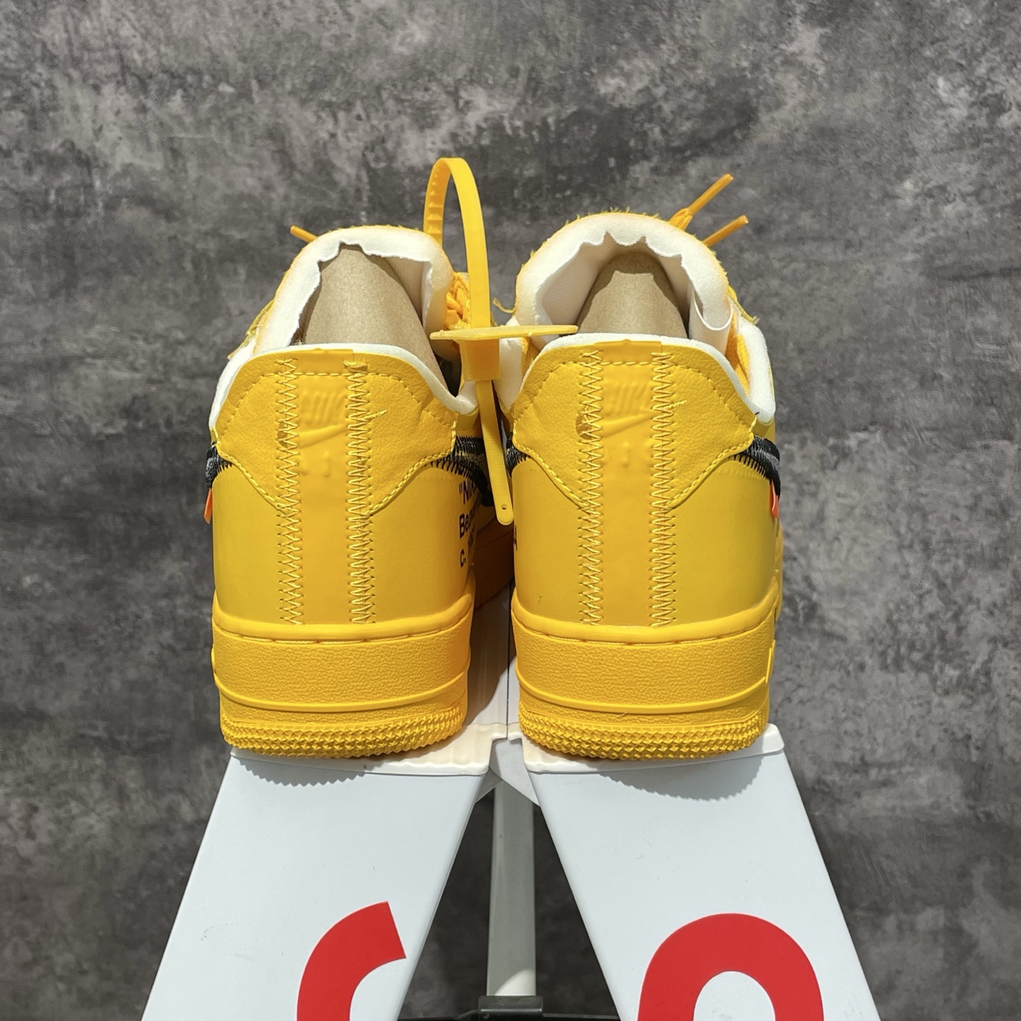 Off-White x Air Force 1 Low 'Lemonade' DD1876-700