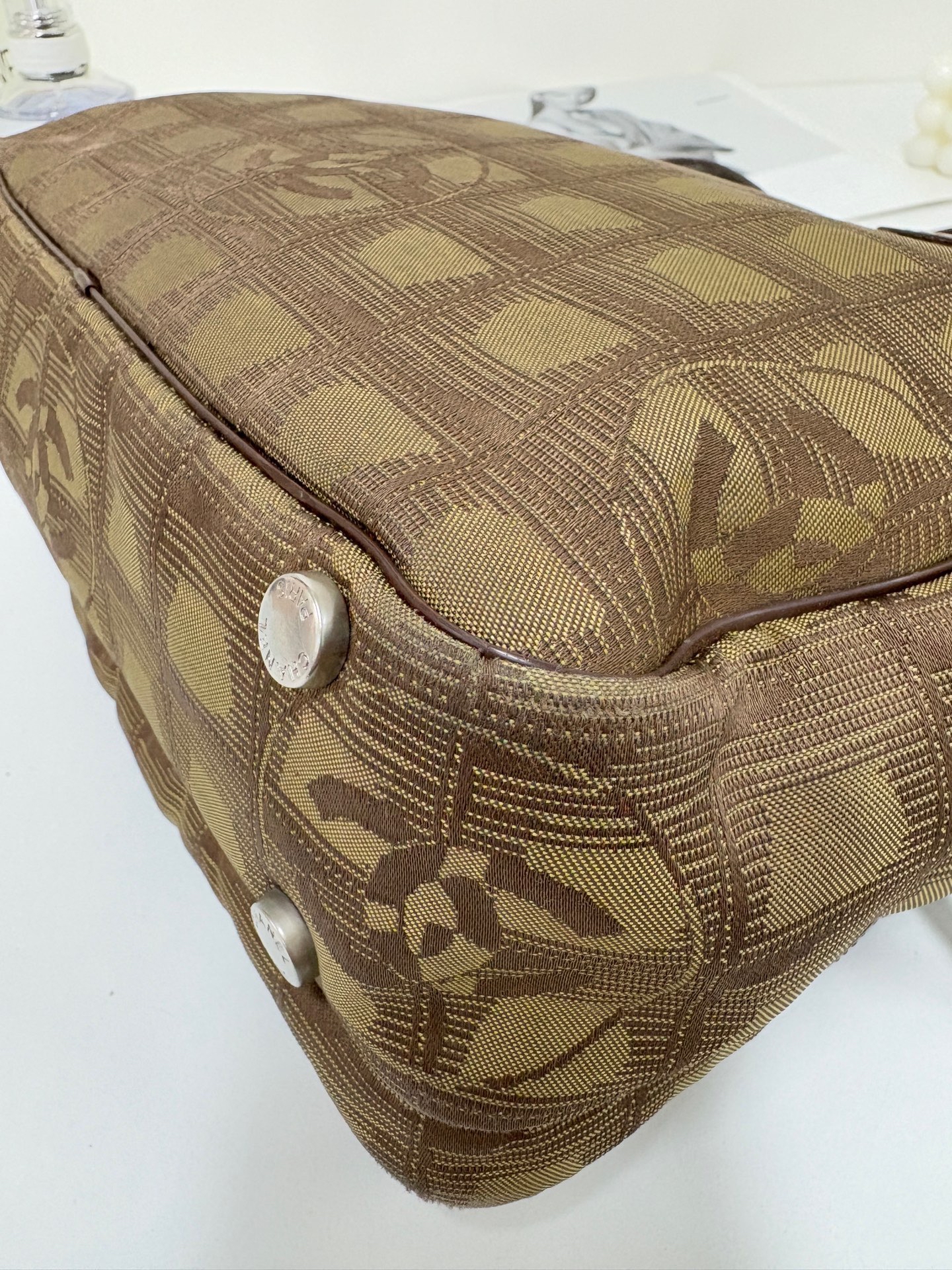 【預訂貨品】Chanel啡色冰格腋下包