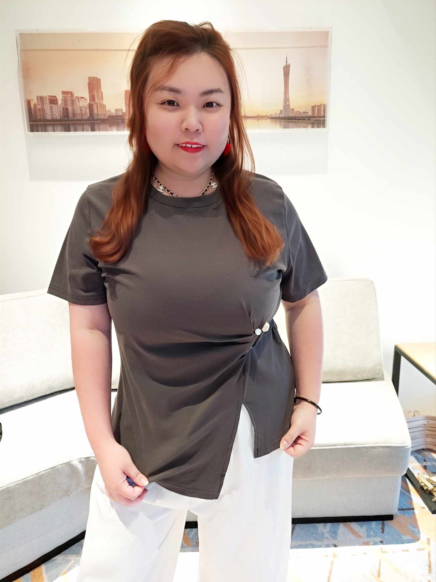 YCF10 9971 皱褶不规则开叉上衣