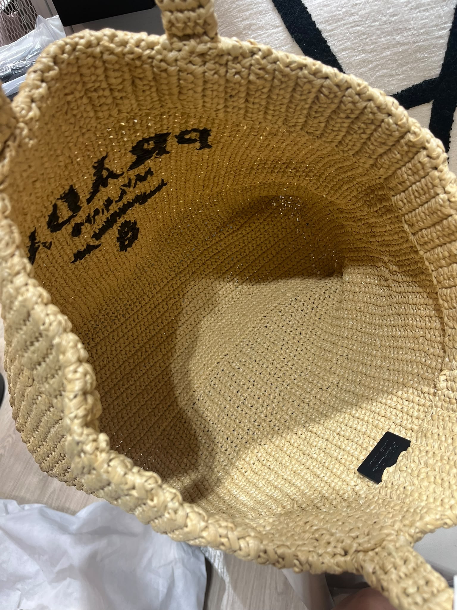 Prada Crochet tote bag 100%Authentic, 98%new ✅Dust bag