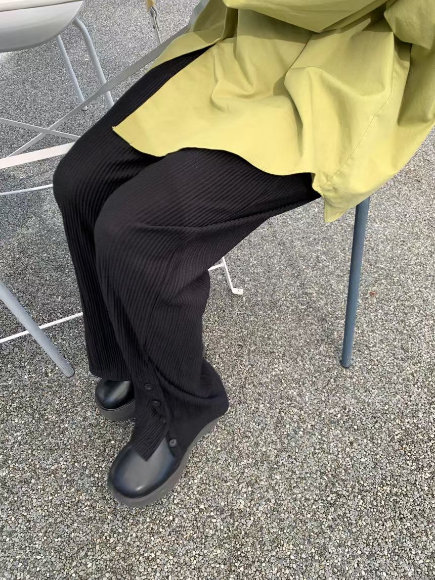 221524 褲腳有鈕坑紋長褲