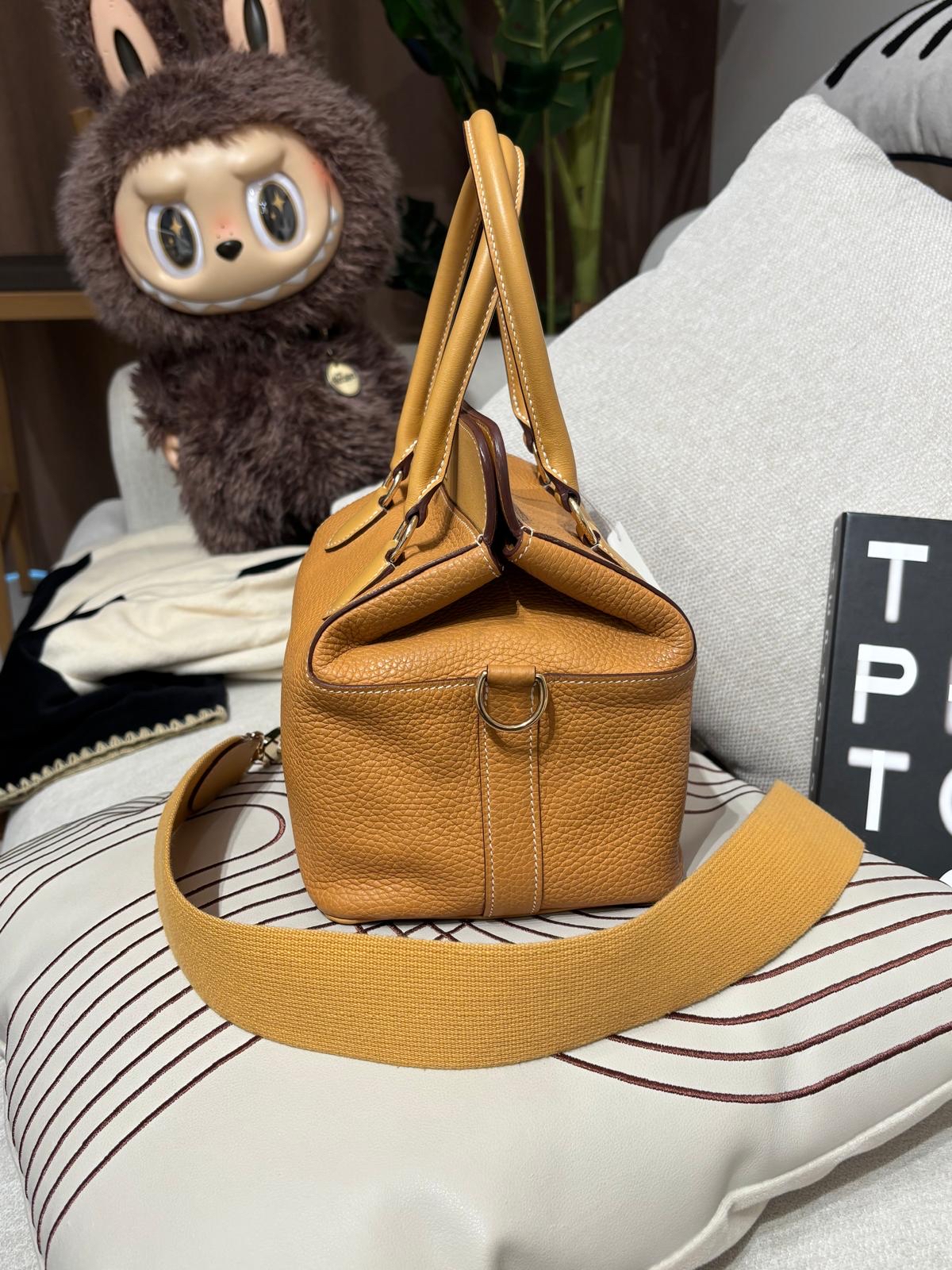 Hermes Toolbox 20 Stamp Y 芝麻色金扣 100%Authentic, 95%New ✅Dust bag ✅Box