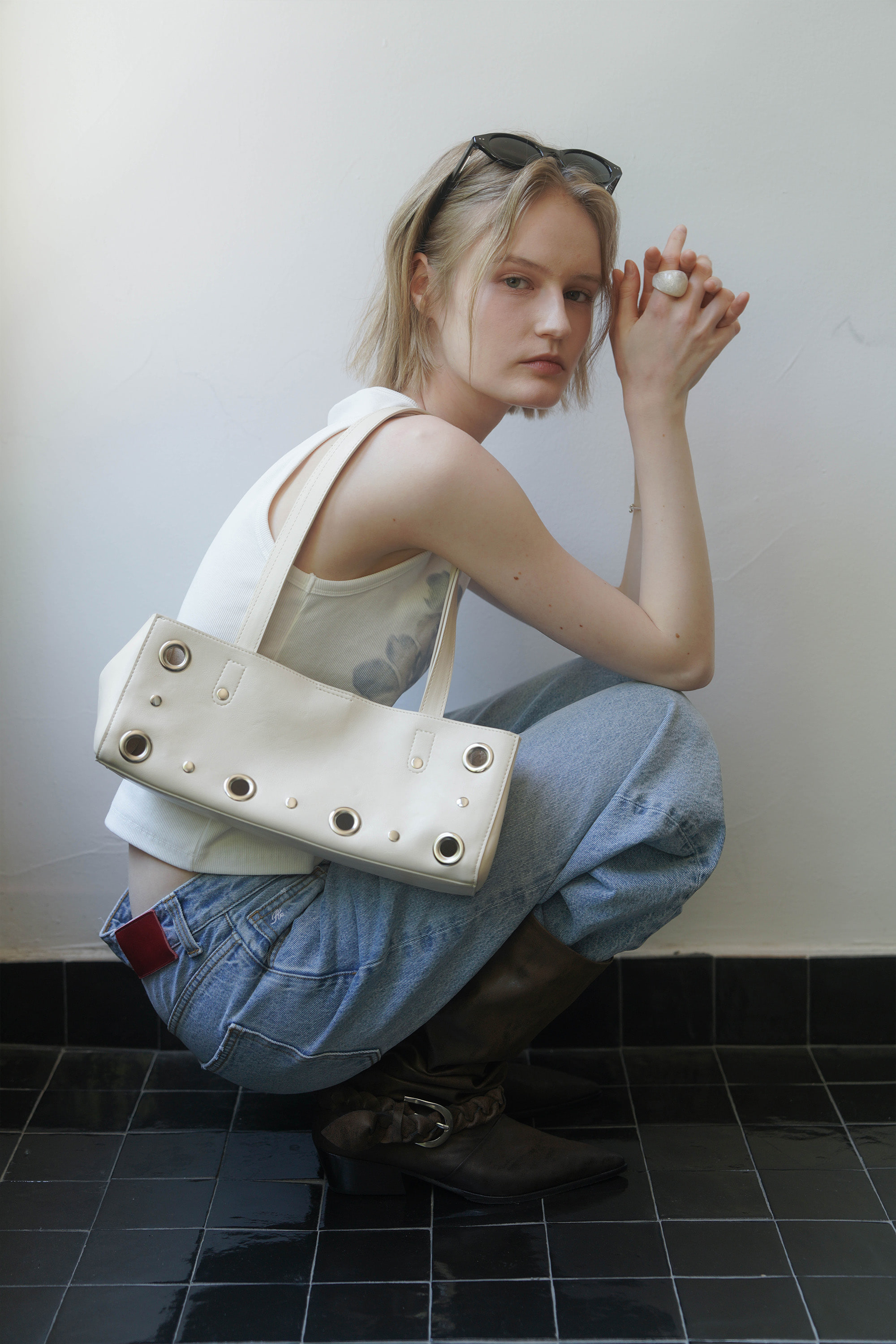 韓國🇰🇷設計品牌Hyoin x Heeari | Haze Eyelet Leather Mini Bag