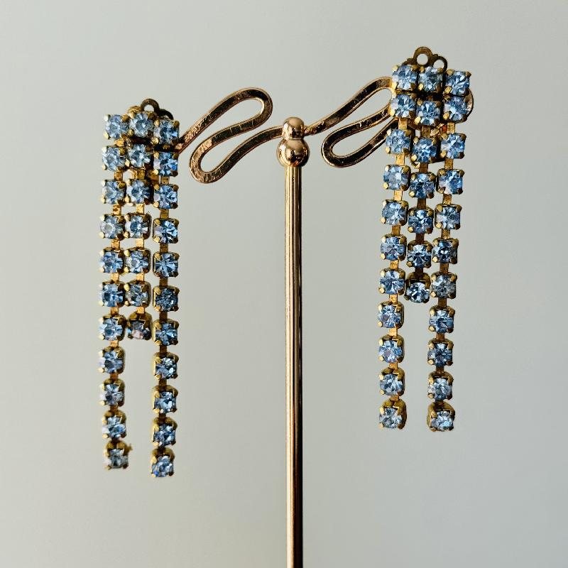 Vintage C.a. 1950-70s American Powder Blue Sparkling Crystal Waterfall Tassel Long Clip Earrings / Cocktail Earrings (MT1795)
