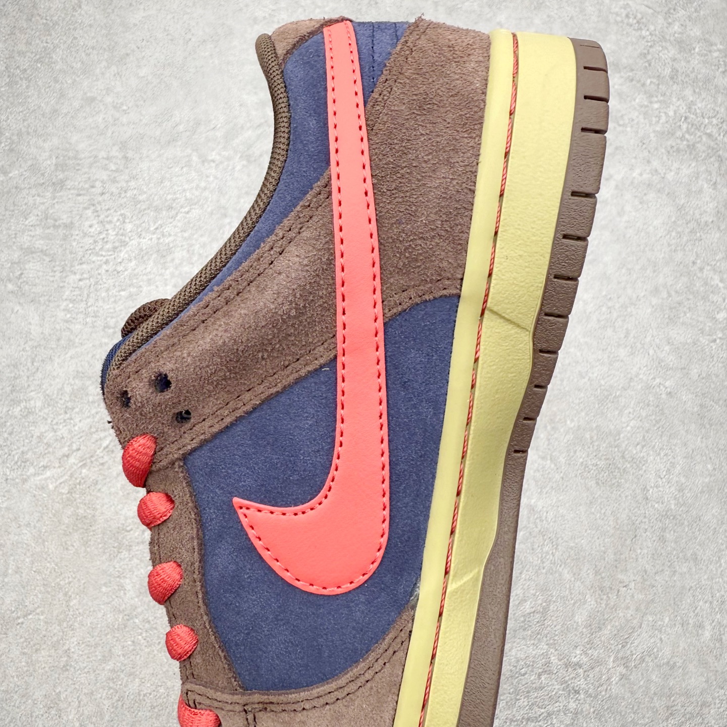 Nike SB Dunk Low HQ1625-200