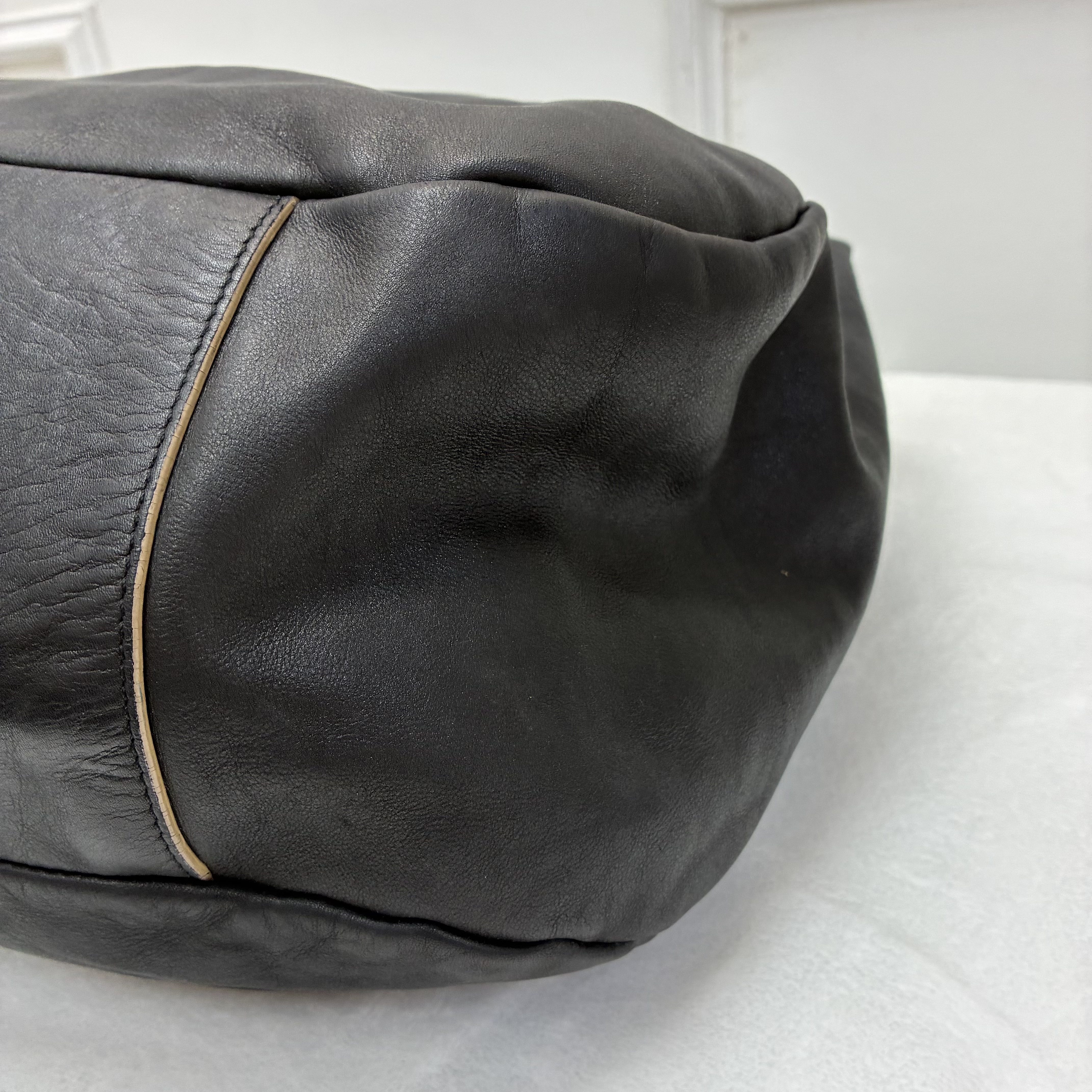 Chanel 黑銀雙C鏈帶單肩流浪包 hobo