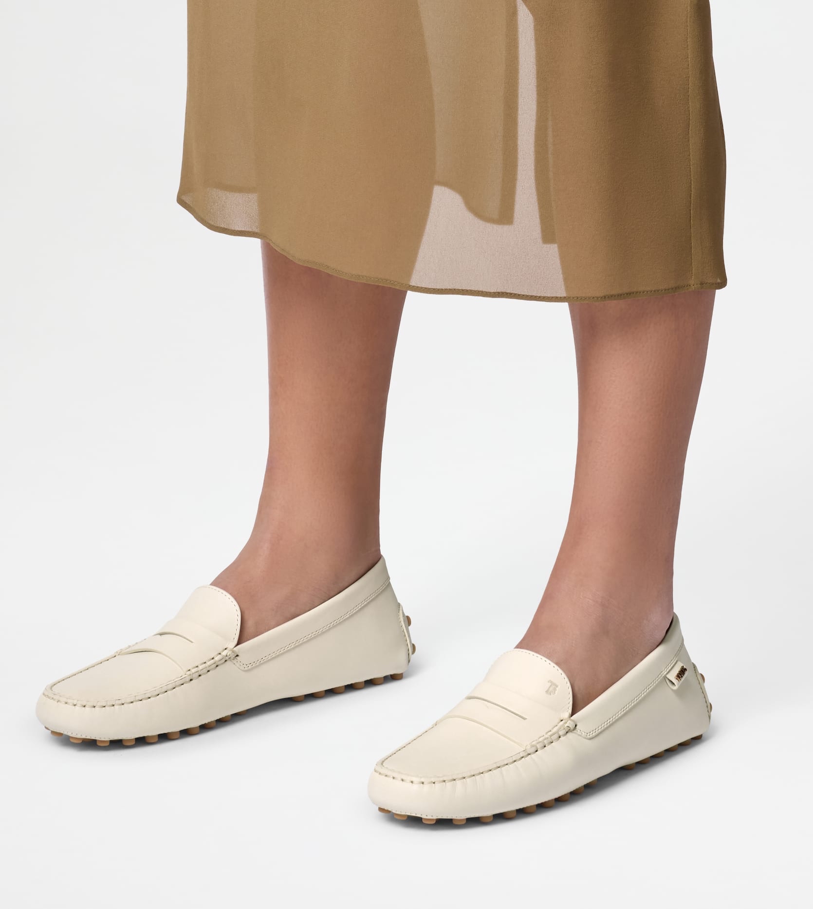 限時優惠✨訂貨📮Tod’s 經典款Gommino豆豆鞋 Size 35/35.5/36/37/38-40  Color : off white