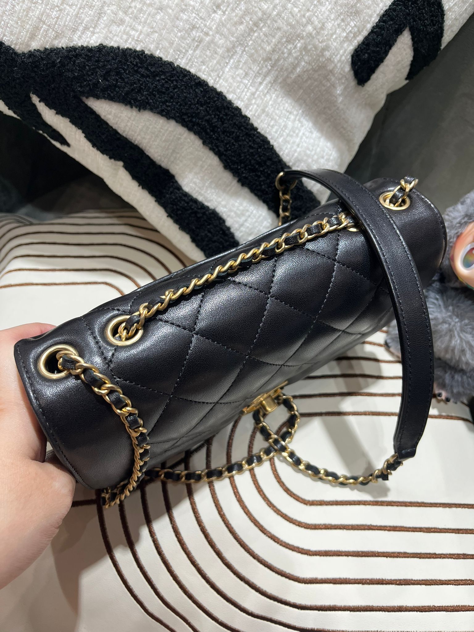 Chanel Diana flap bag 黑金扣 100%Authentic, 98%New  ✅20card✅Dust bag✅box