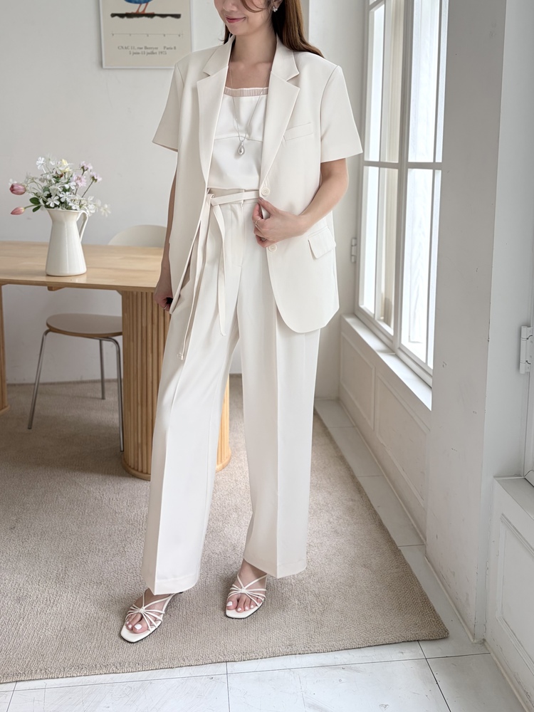 Aveline Relaxed Fit Blazer (Ivory)