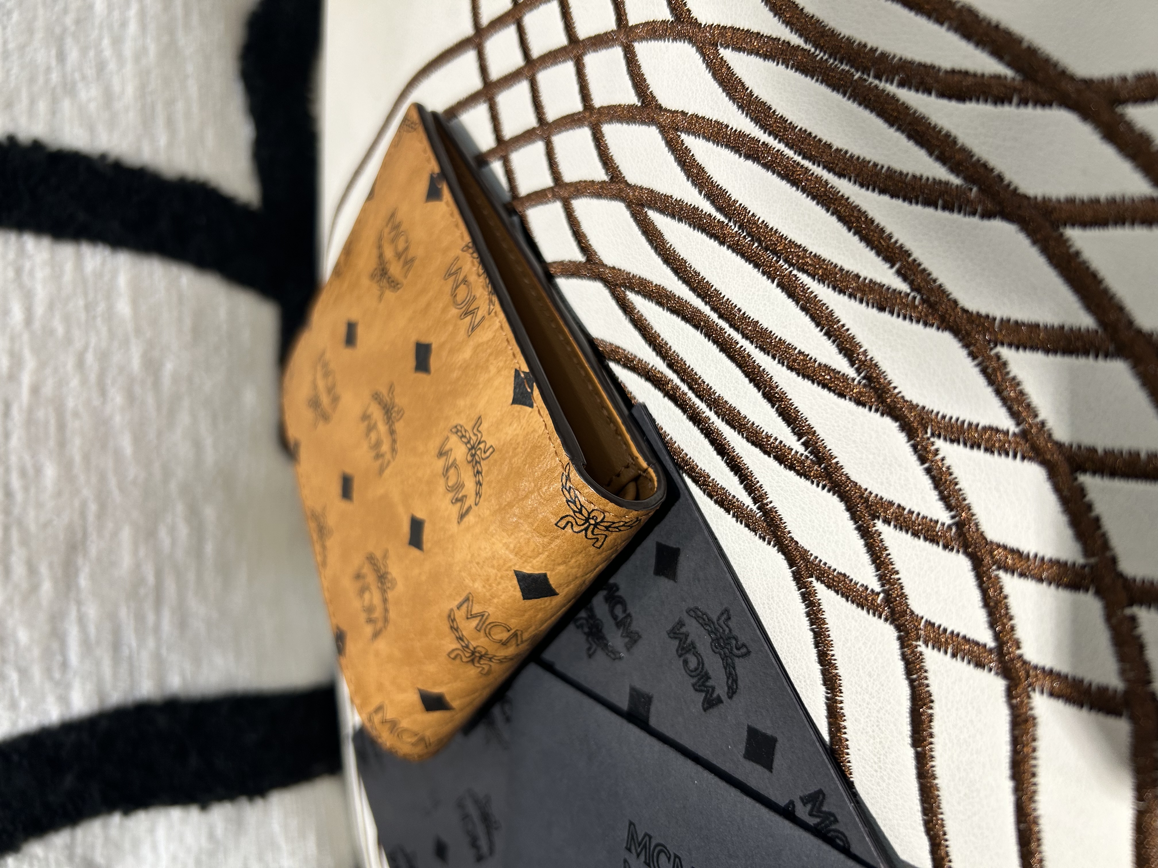 全新 MCM BIFOLD WALLET IN VISETOS ORIGINAL 100%Authentic ,全新貨品 ✅專門店收據✅證書✅盒
