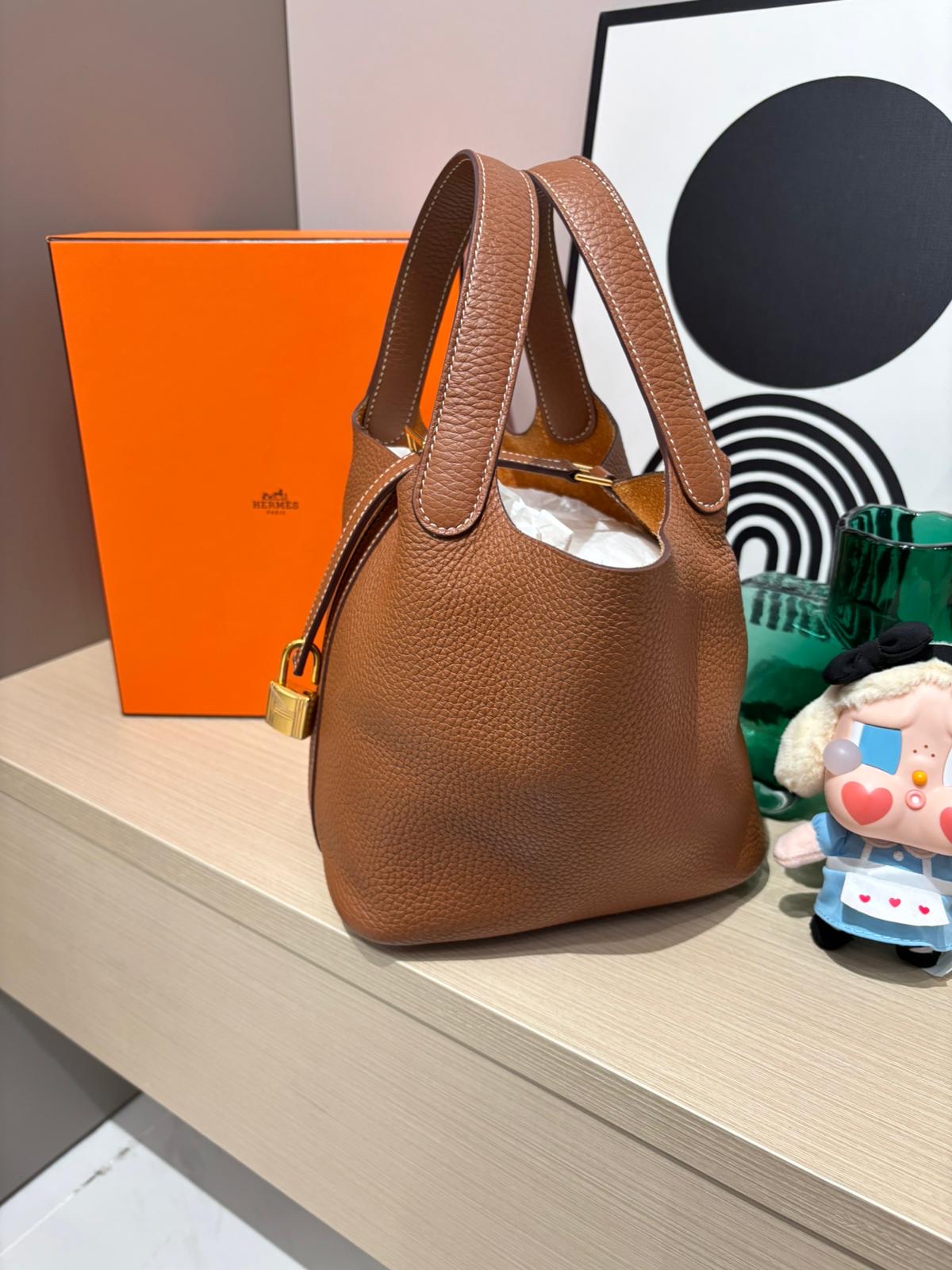 Hermes Picotin 18 Stamp B Gold 100%Authentic, 98%New ✅收據✅Key Lock✅Dust bag ✅Box