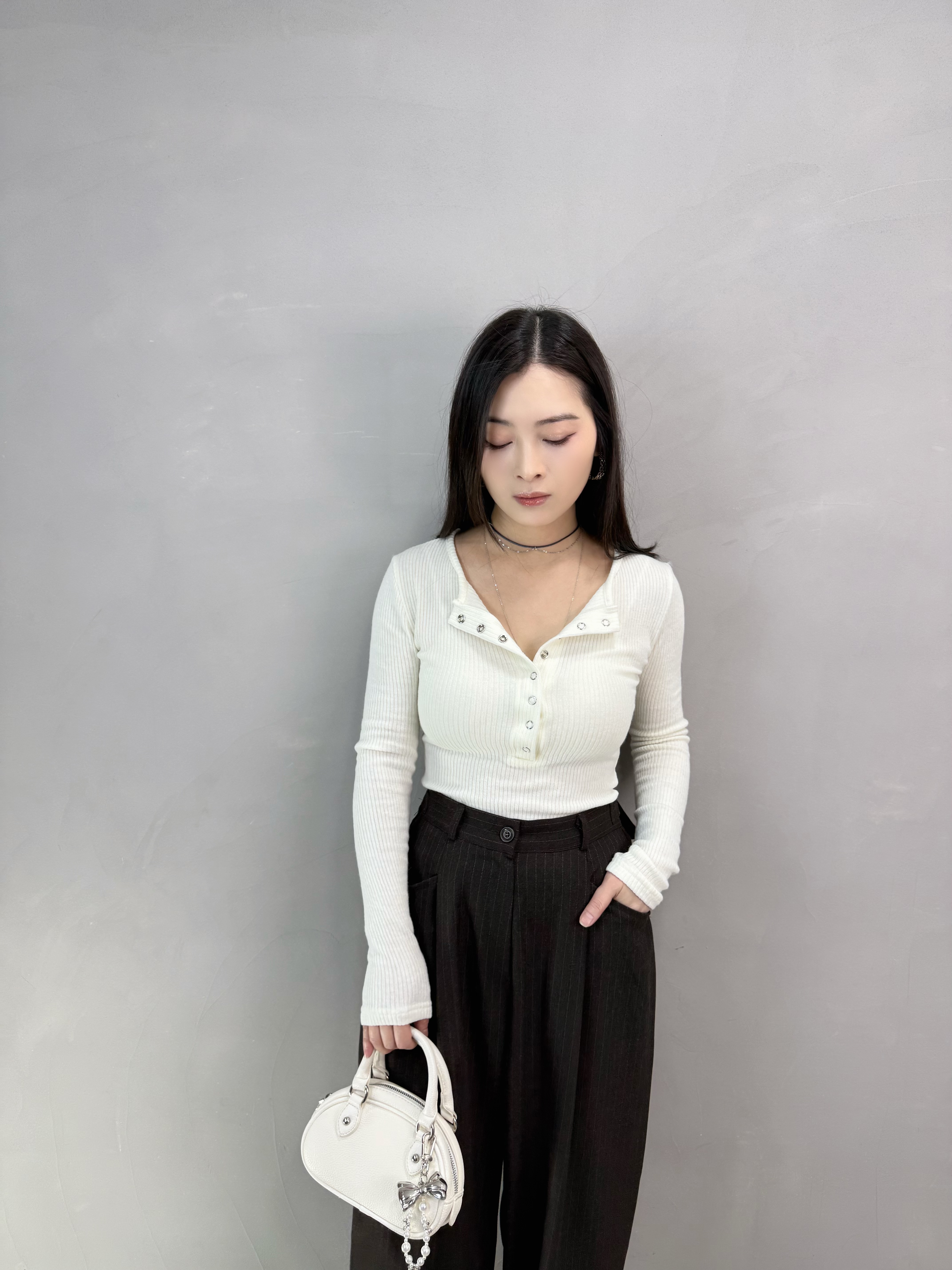 F66 啪鈕暗紋超彈Tee