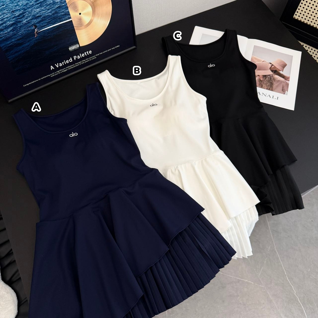 Alo 不規則百褶運動連身裙