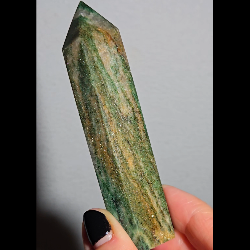 Sparkly green and golden mica fuchsite tower - MCA64