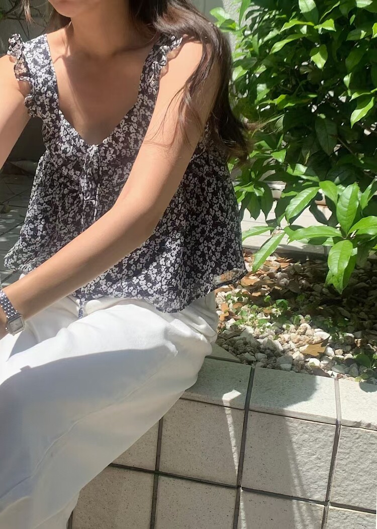 La Fleur Ruffle Blouse