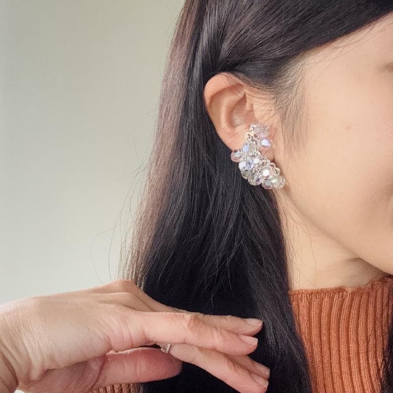 Vintage 1960s Crystal Cha-Cha Dangle Clip Earrings (MT2202)