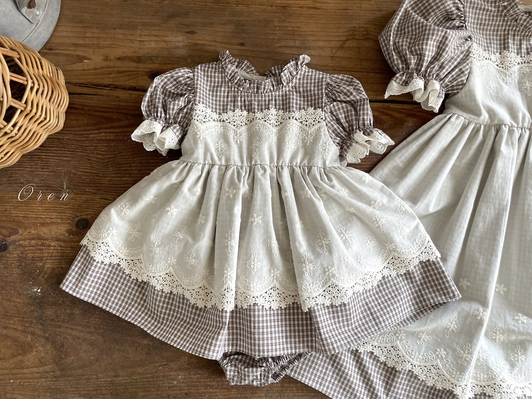 ☀️預訂 韓國直送☀️🇰🇷Oren Zegna蕾絲圍裙格紋短袖包屁裙