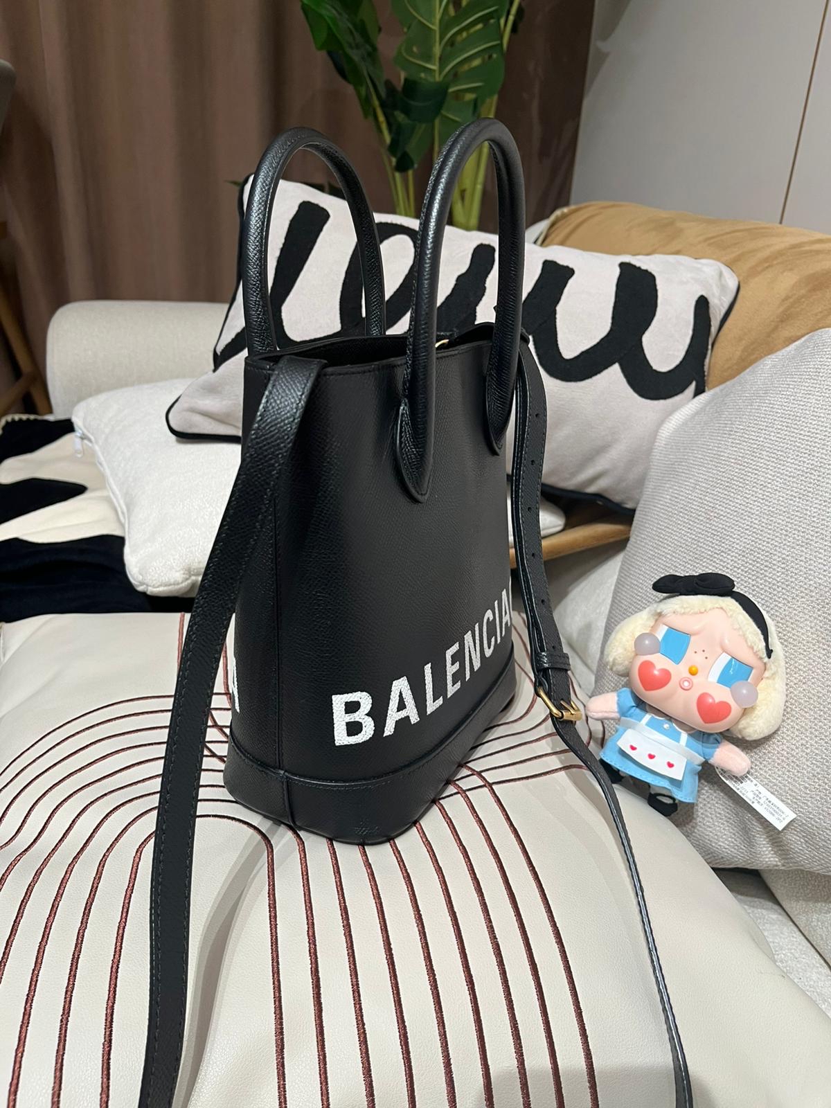 Balenciaga Ville XXS 2 Way Bucket Bag Black Calfskin 100%Authentic, 95%new ✅Dust bag