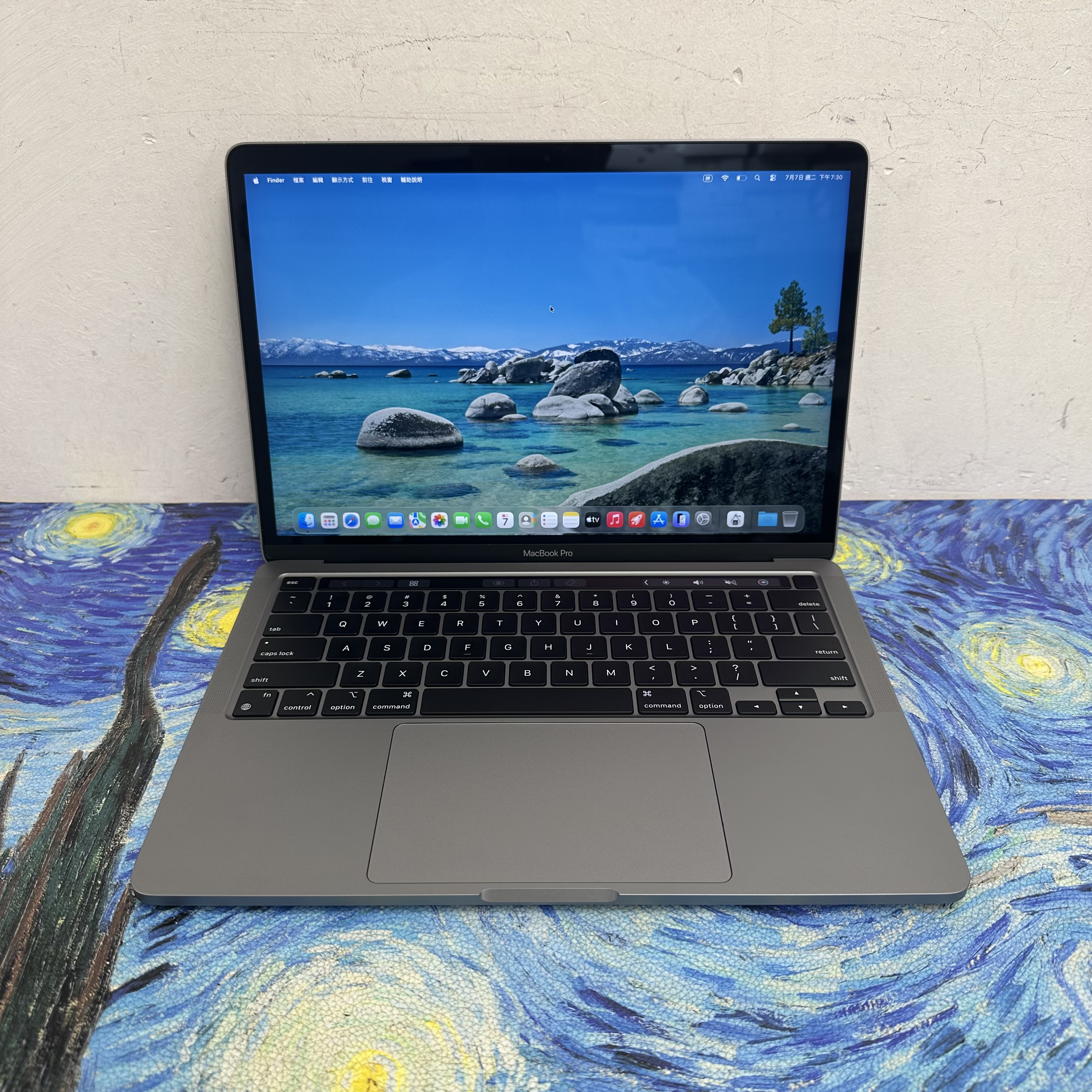 #6013 Apple MacBook Pro/APPLE Retina/M2 CPU/16GB Ram/512GB SSD/Touch ID/Touch Bar/13.3吋Mon/ Laptop / Notebook /文書機/ Movie / Netflix / Disney+ / MacBook M2 Pro /