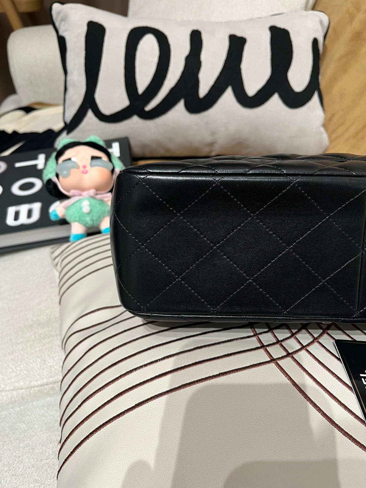 Chanel classic flap 30cm,jumbo A58600 黑色羊皮銀扣100%Authentic ,98%new ✅20card ✅塵袋✅box 