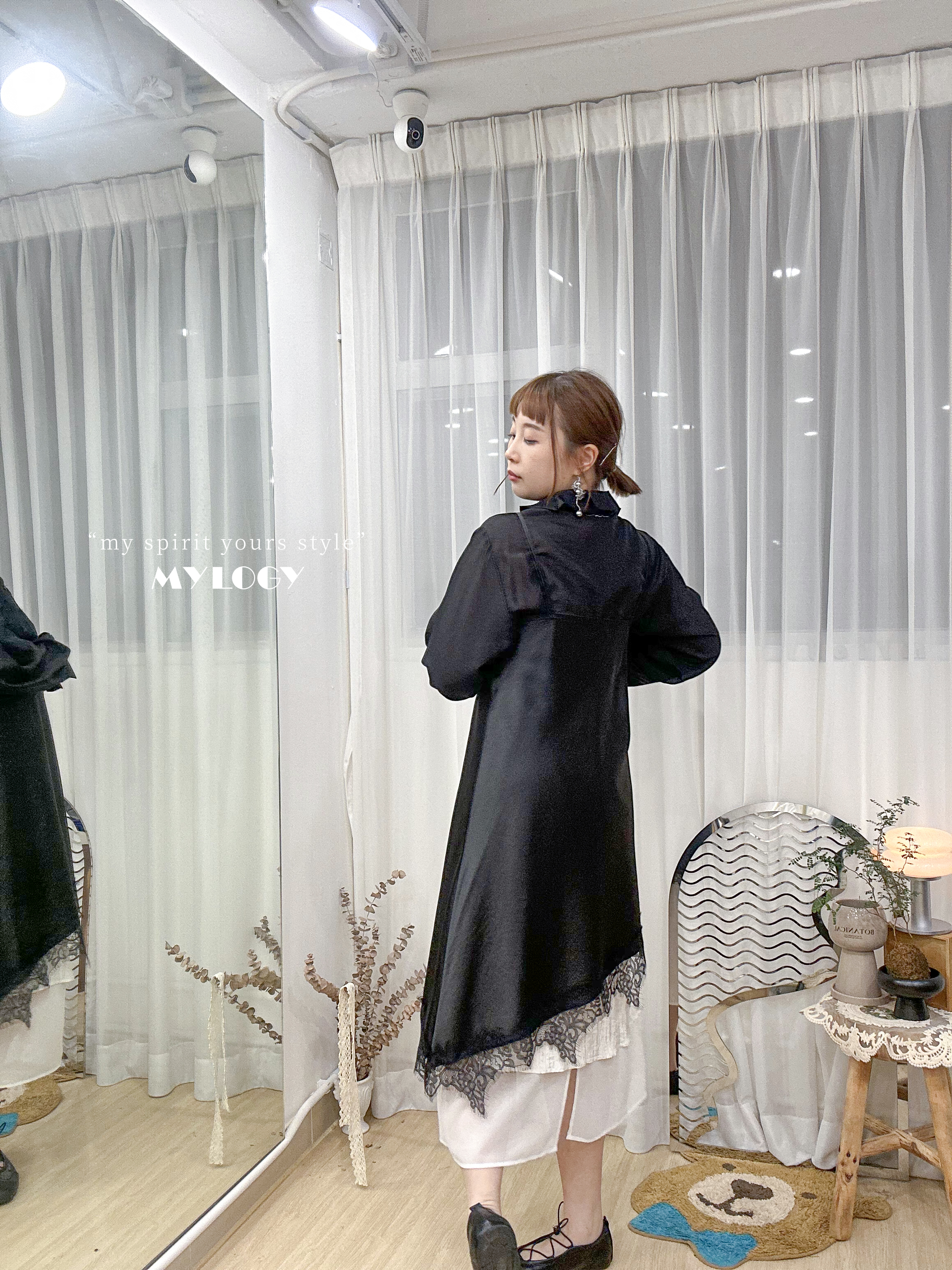 <今季大熱> 率性氣質擴展～吊帶斜角蕾絲外搭 AH0001