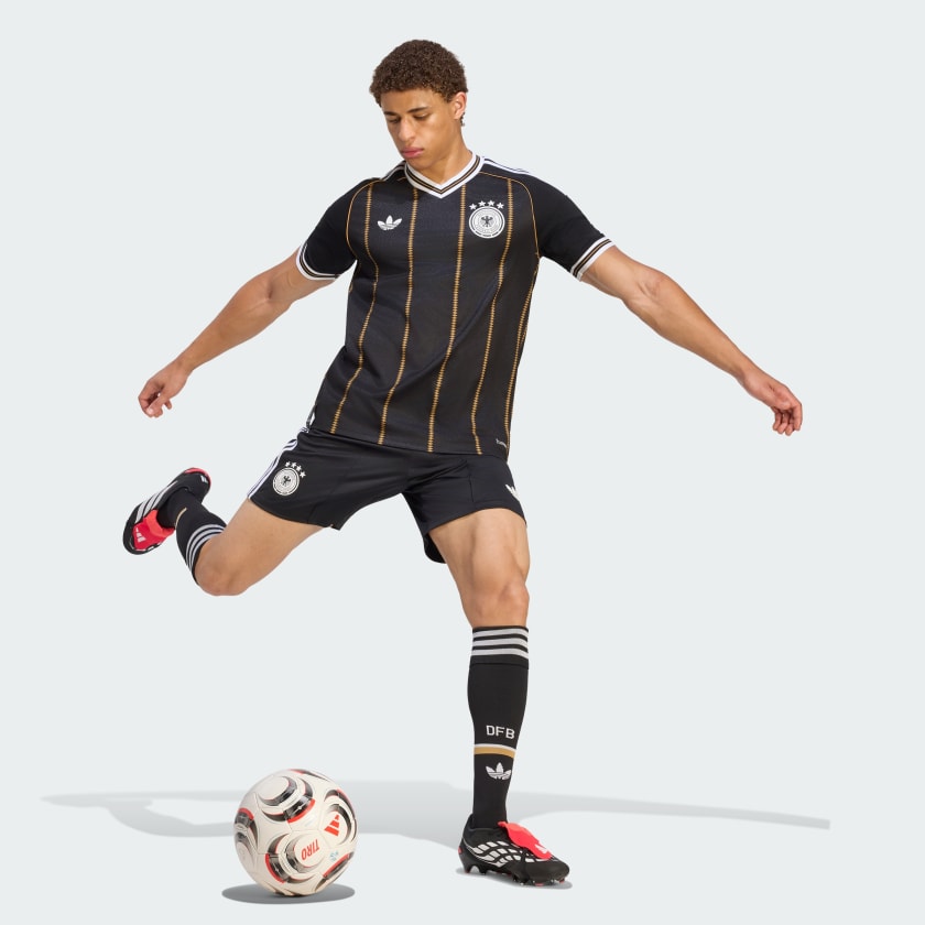 黑金告別！⚫🟥🟨 Adidas Germany 德國 2026 三客球迷版球褲 KS5267